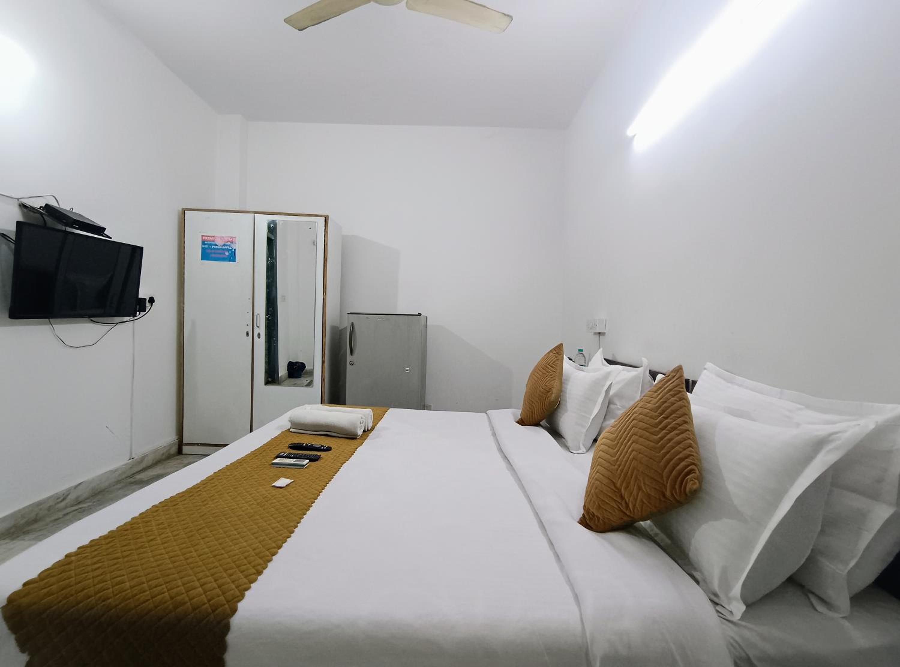 Double Room - Photo 6