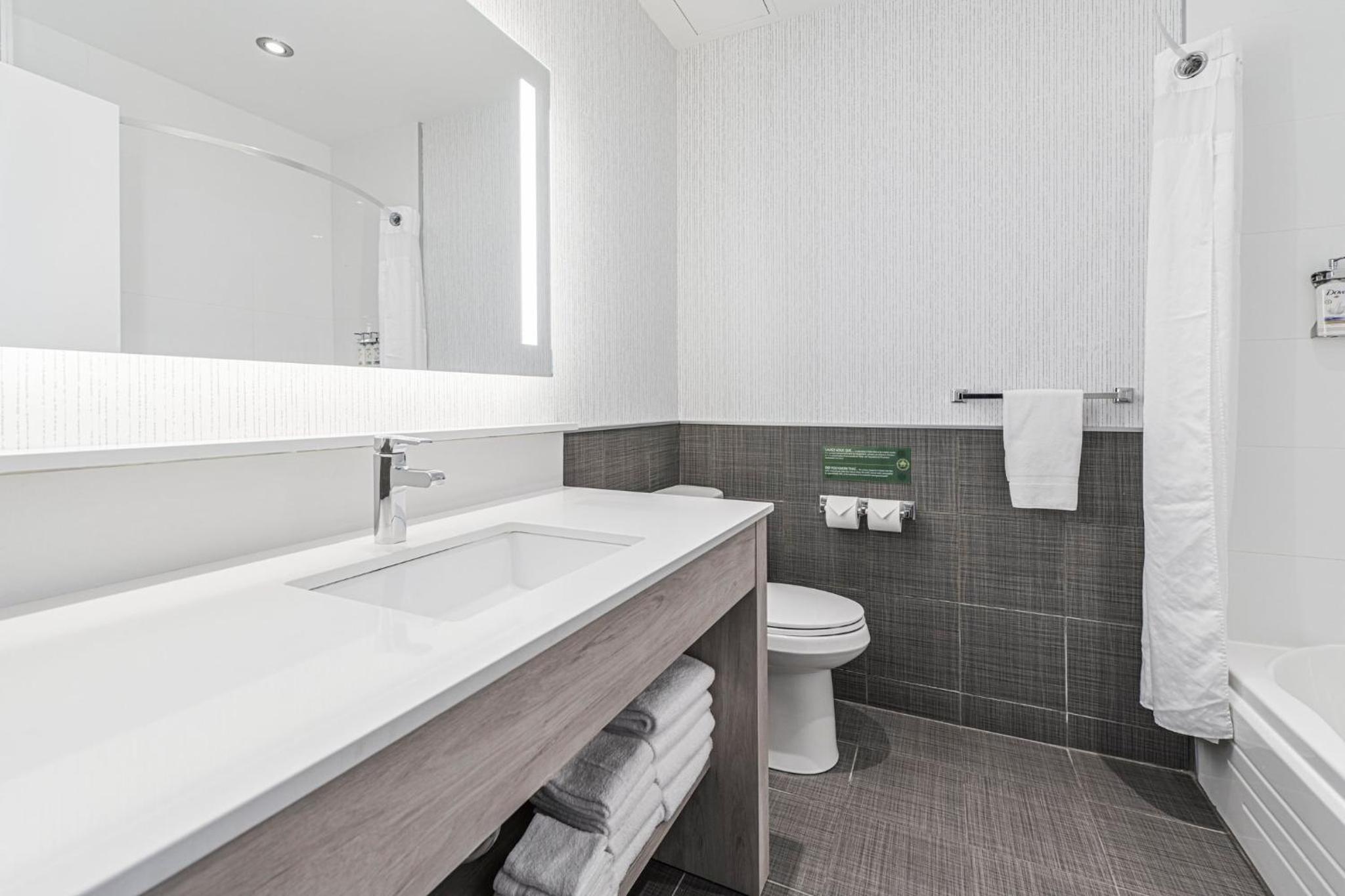 Standard King Room - Photo 1