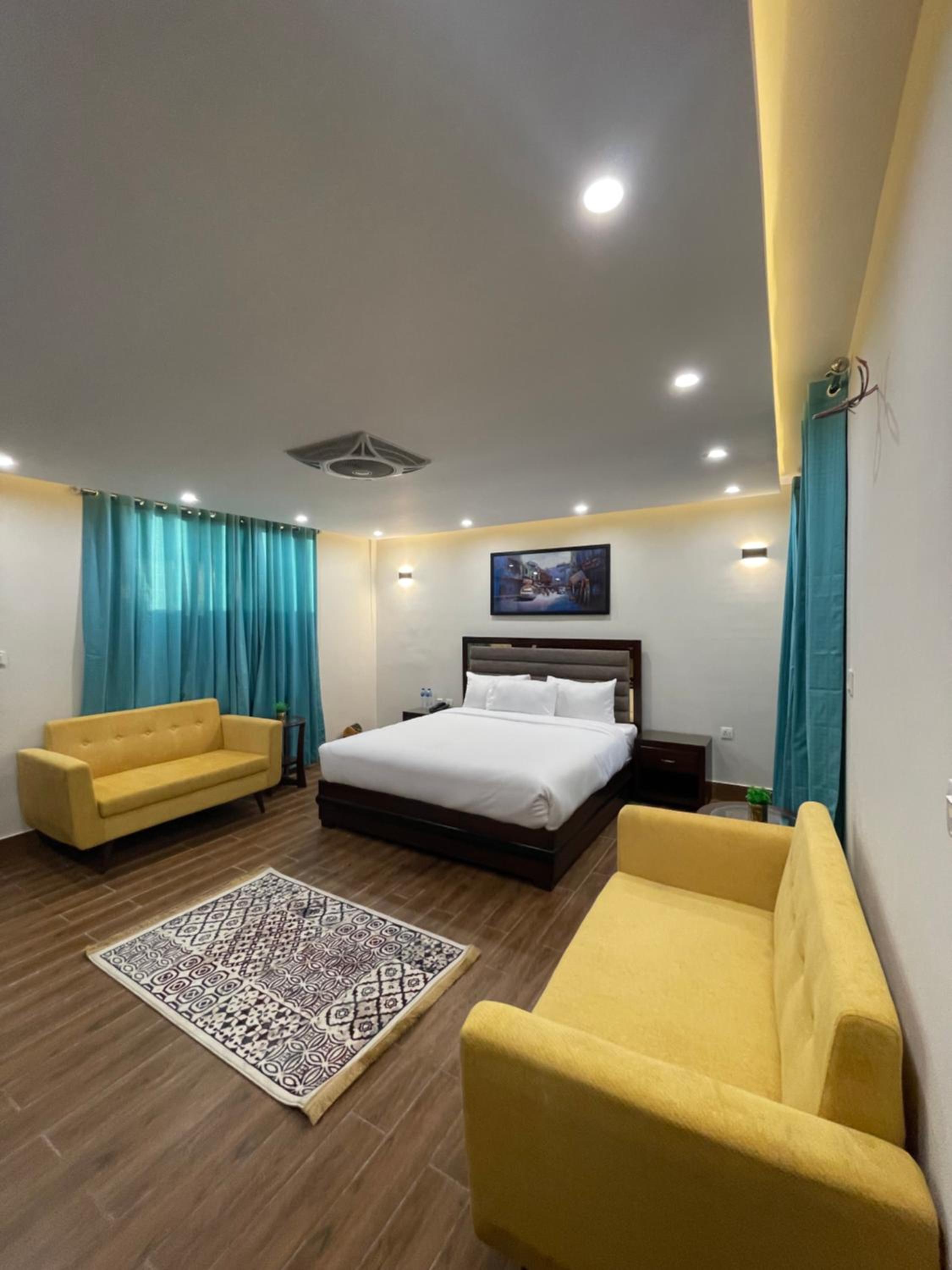 Deluxe Queen Room photo 2