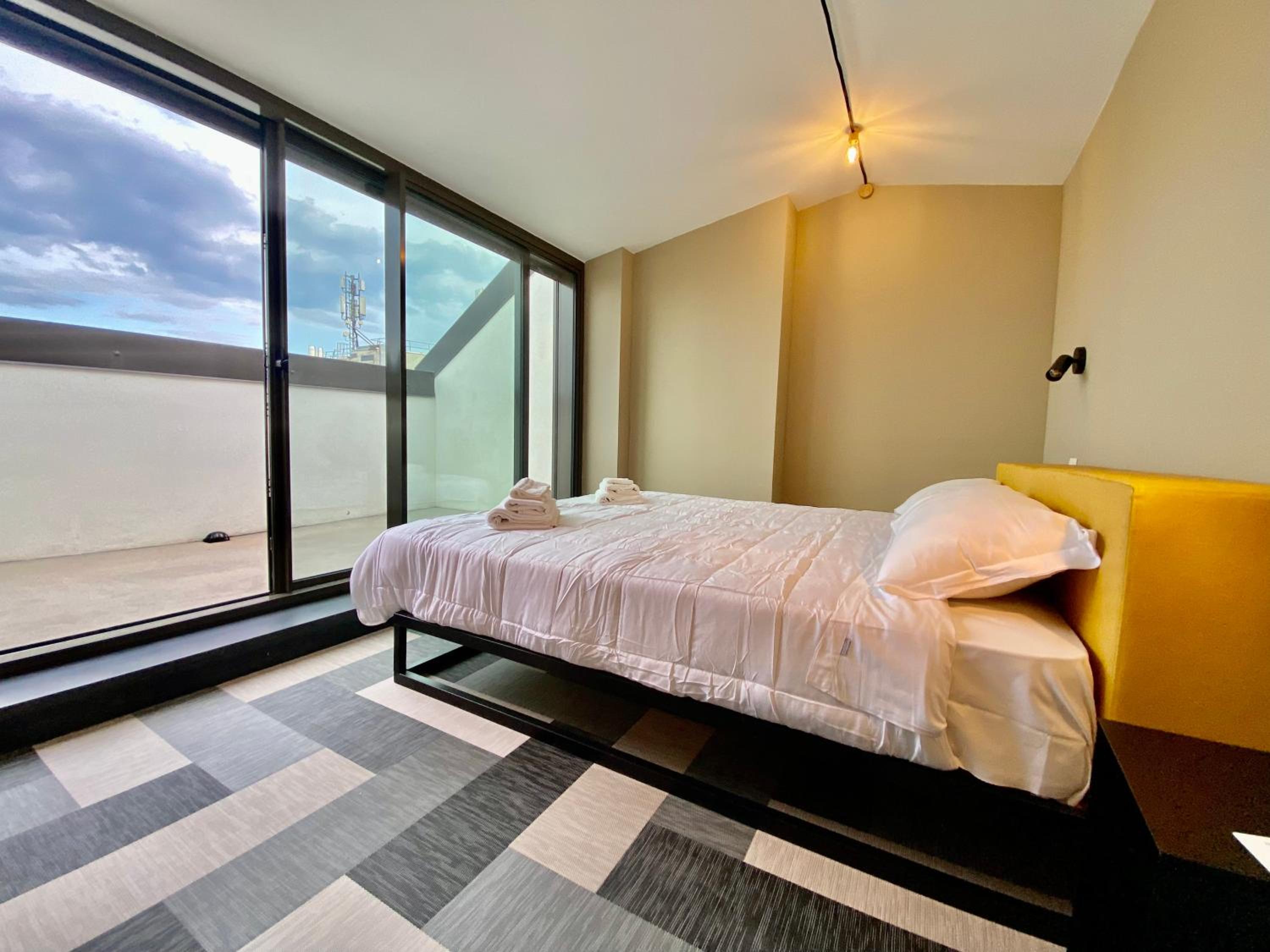 Suite 12