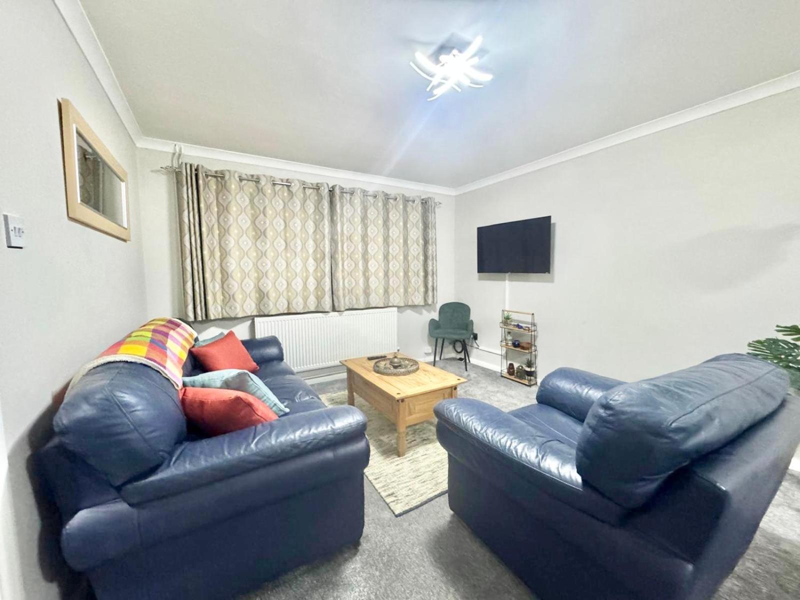 Four-Bedroom House photo 1