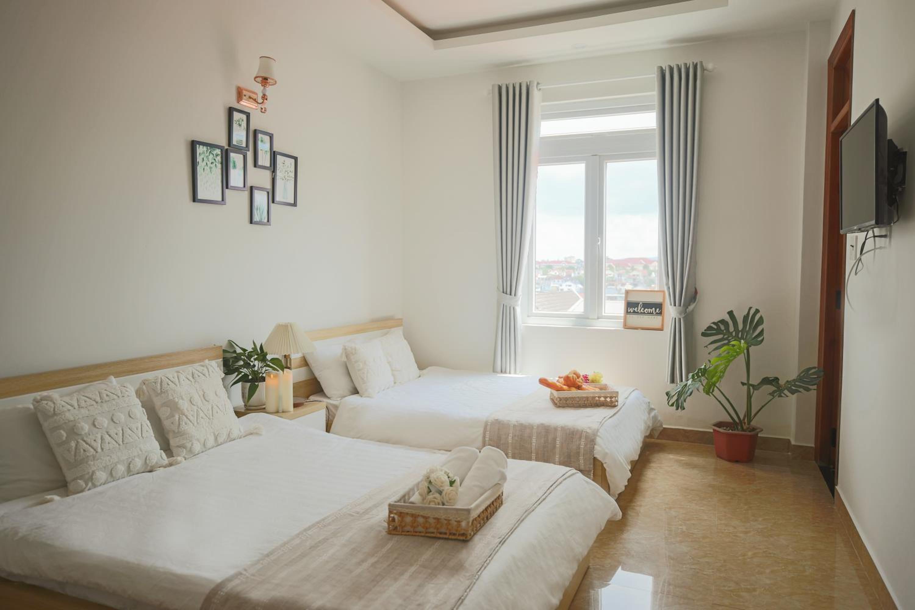 Deluxe Family Room - Photo 13