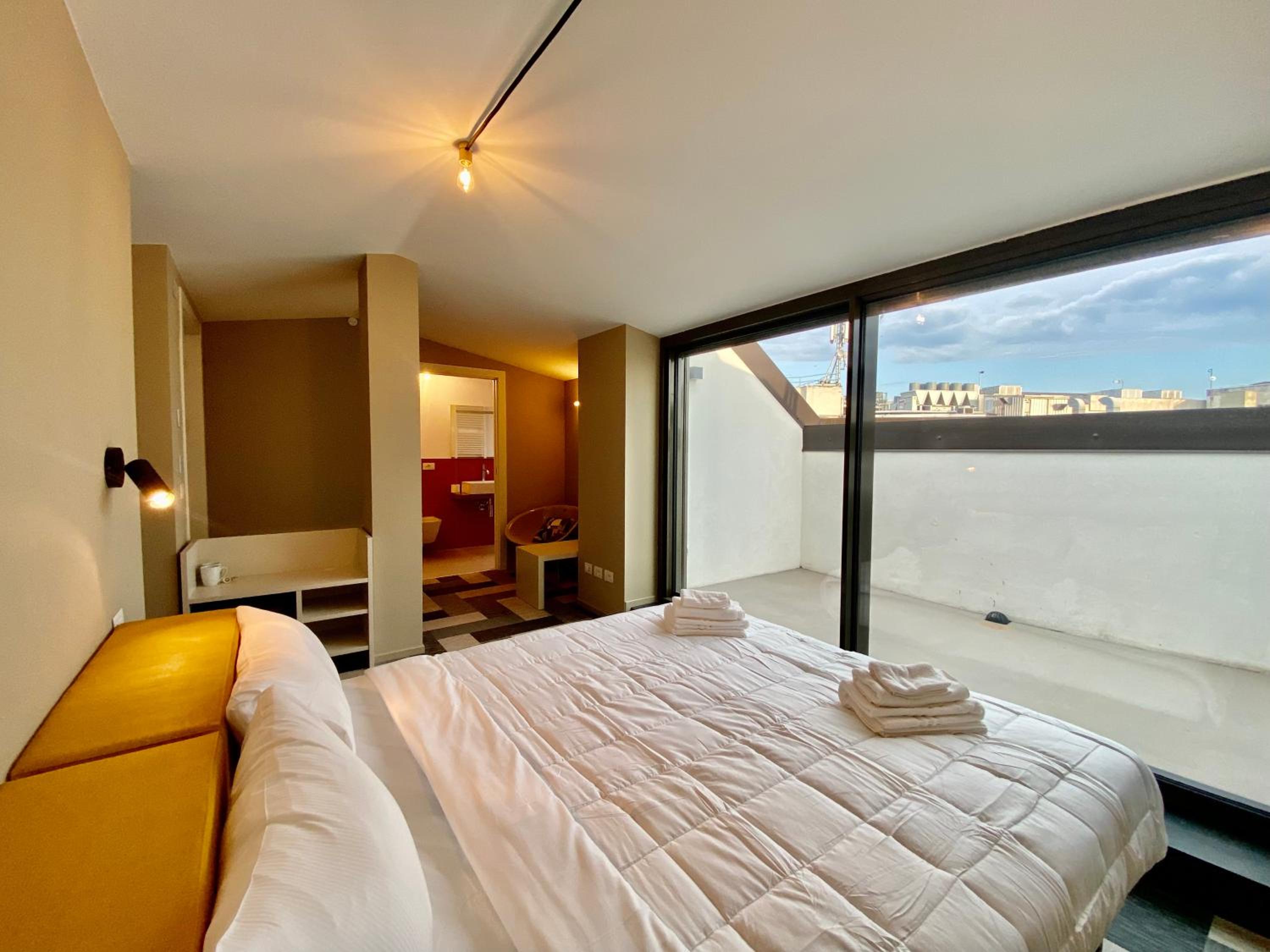 Suite 14