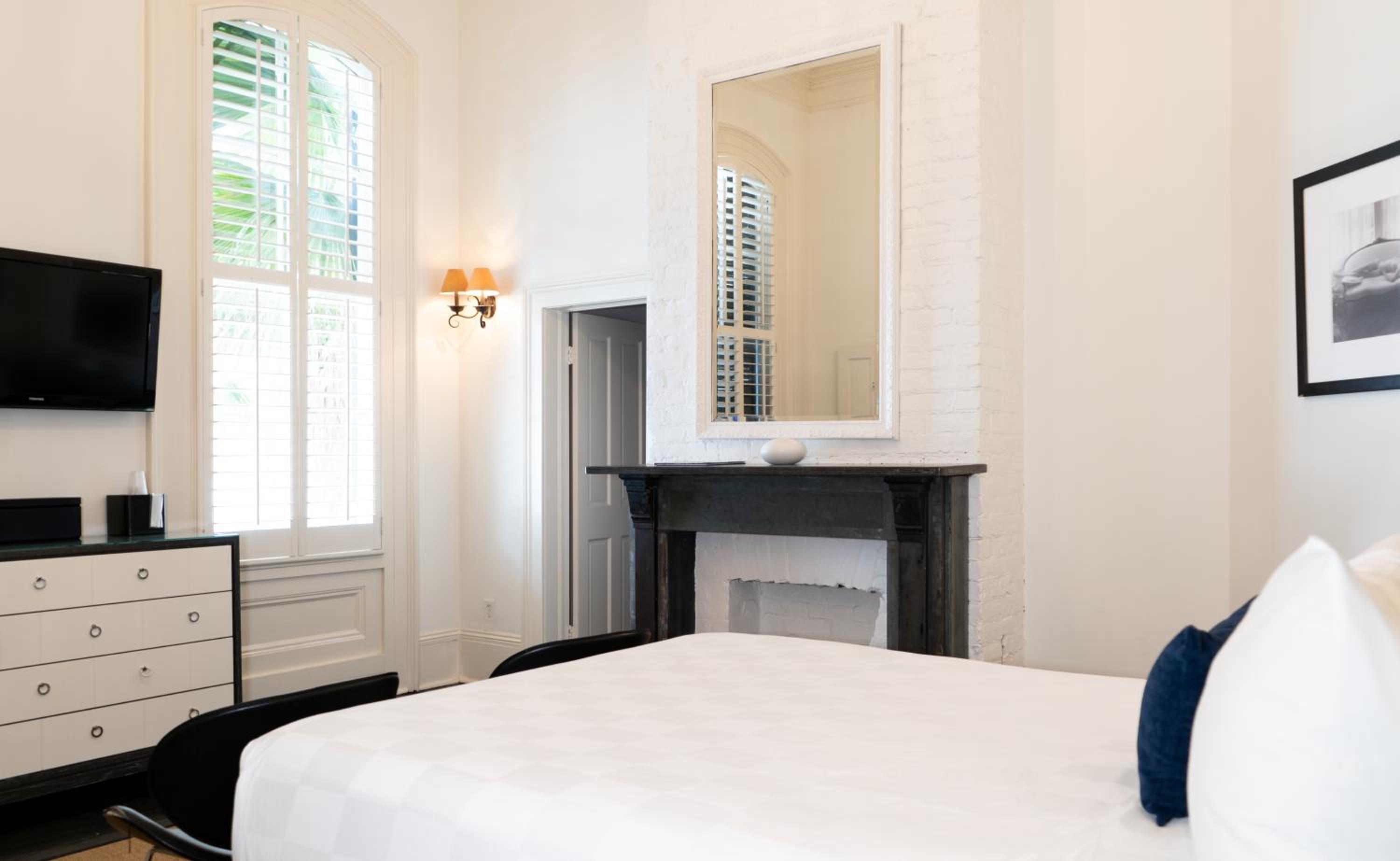 Deluxe Queen Room - Photo 2