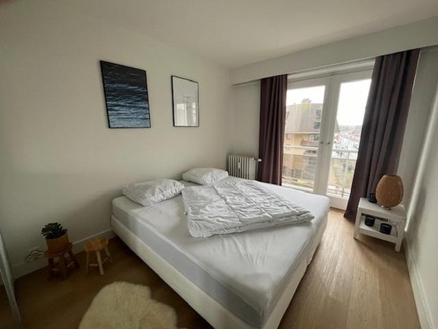 Two-Bedroom Apartment with Terrace and Sea View photo 2