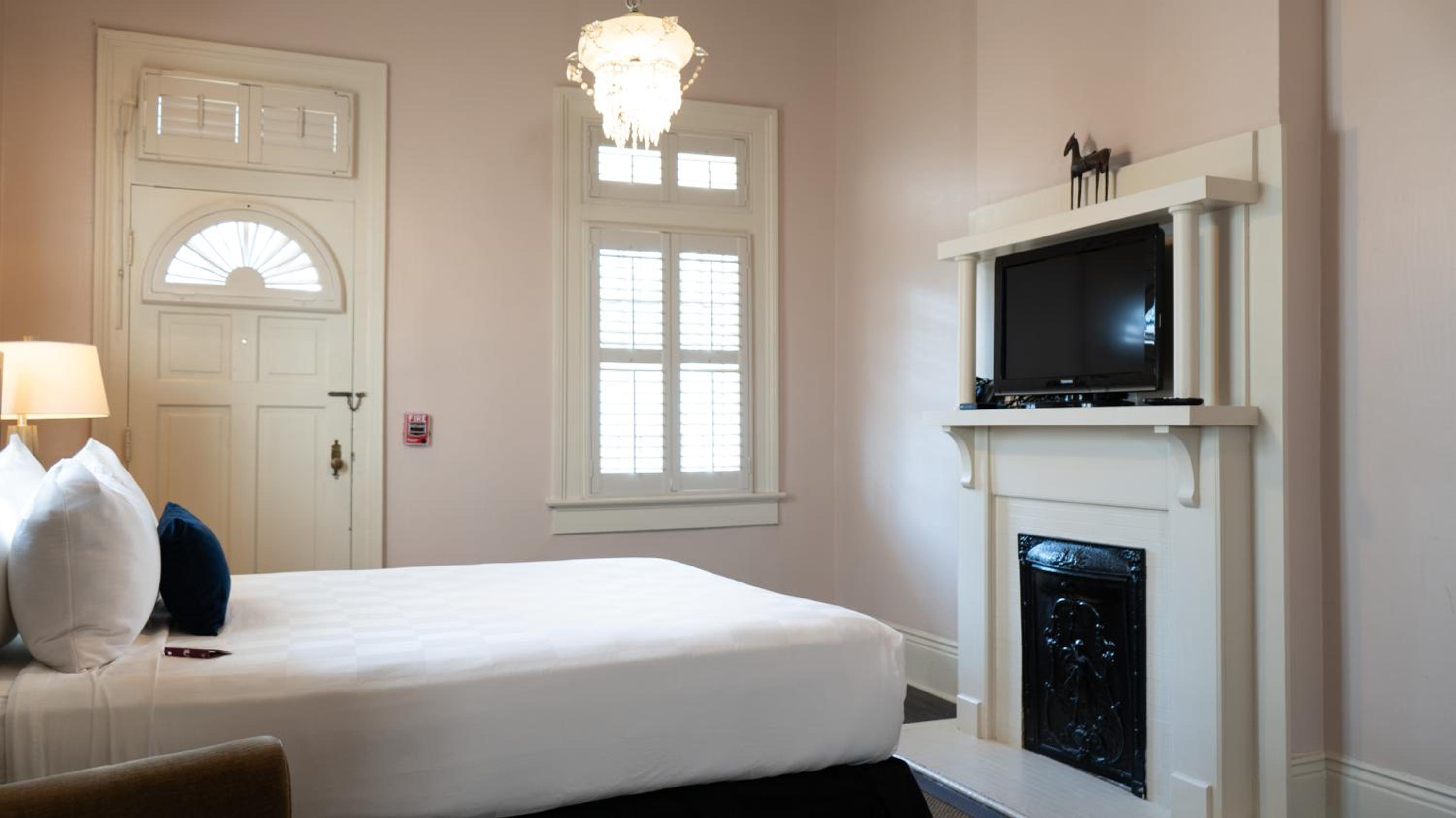 Classic Queen Room - Photo 2