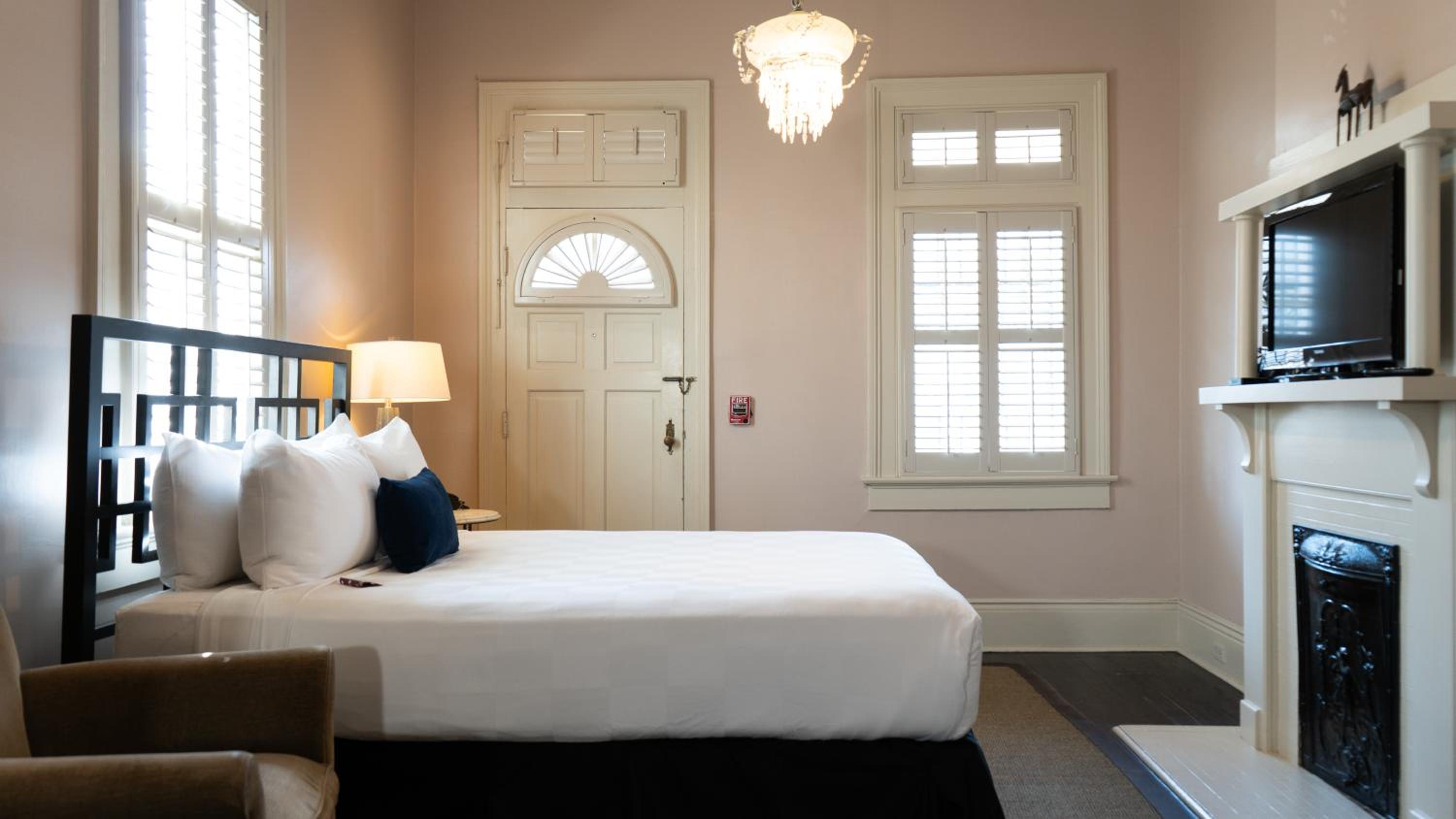 Classic Queen Room - Photo 3