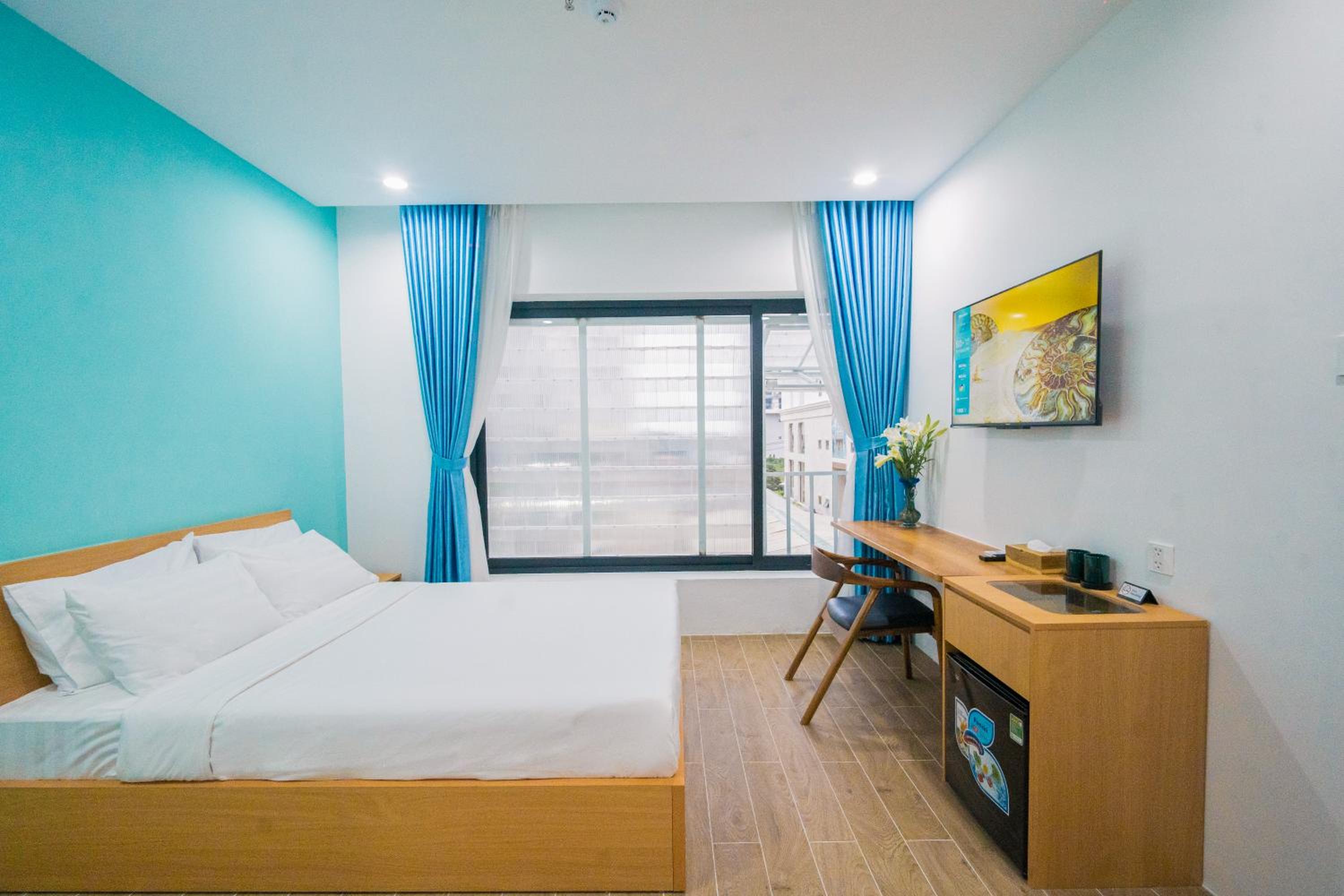Double Room with Balcony and Sea View