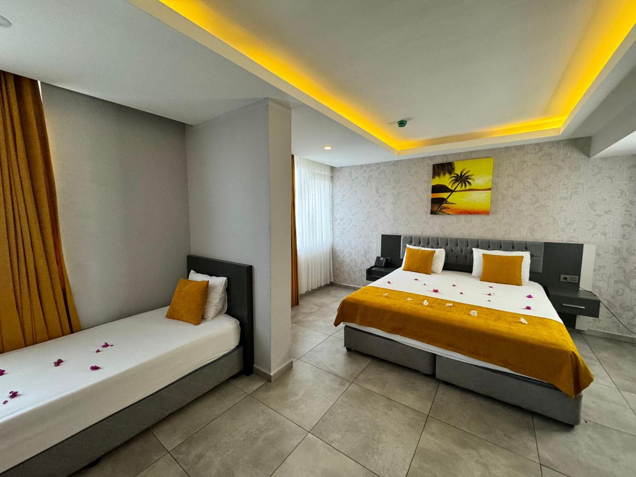 Standard Double or Twin Room thumbnail 5