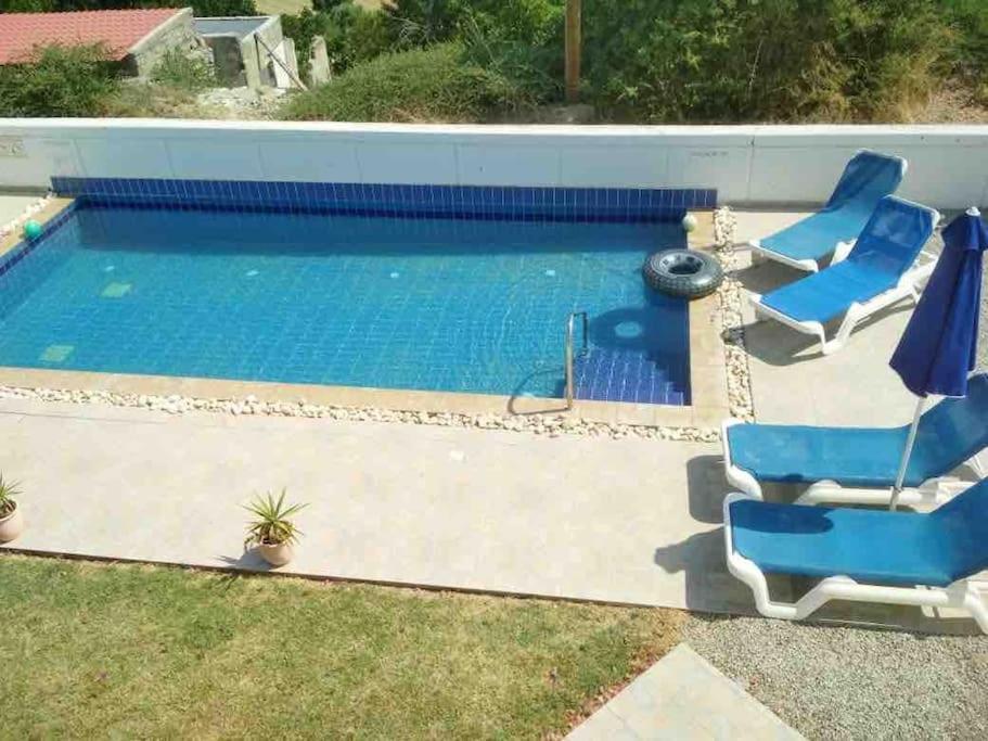 Three-Bedroom Villa photo 3