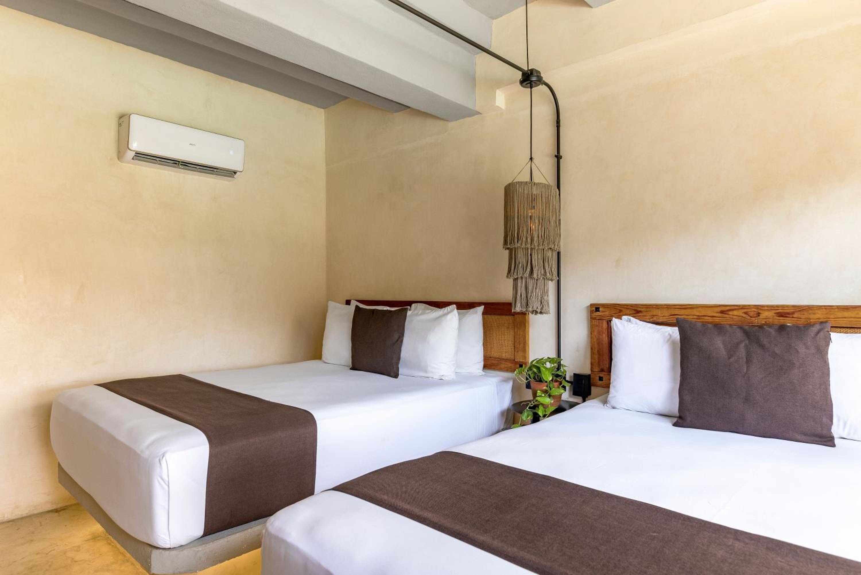 Deluxe Double Room with Balcony - Photo 1