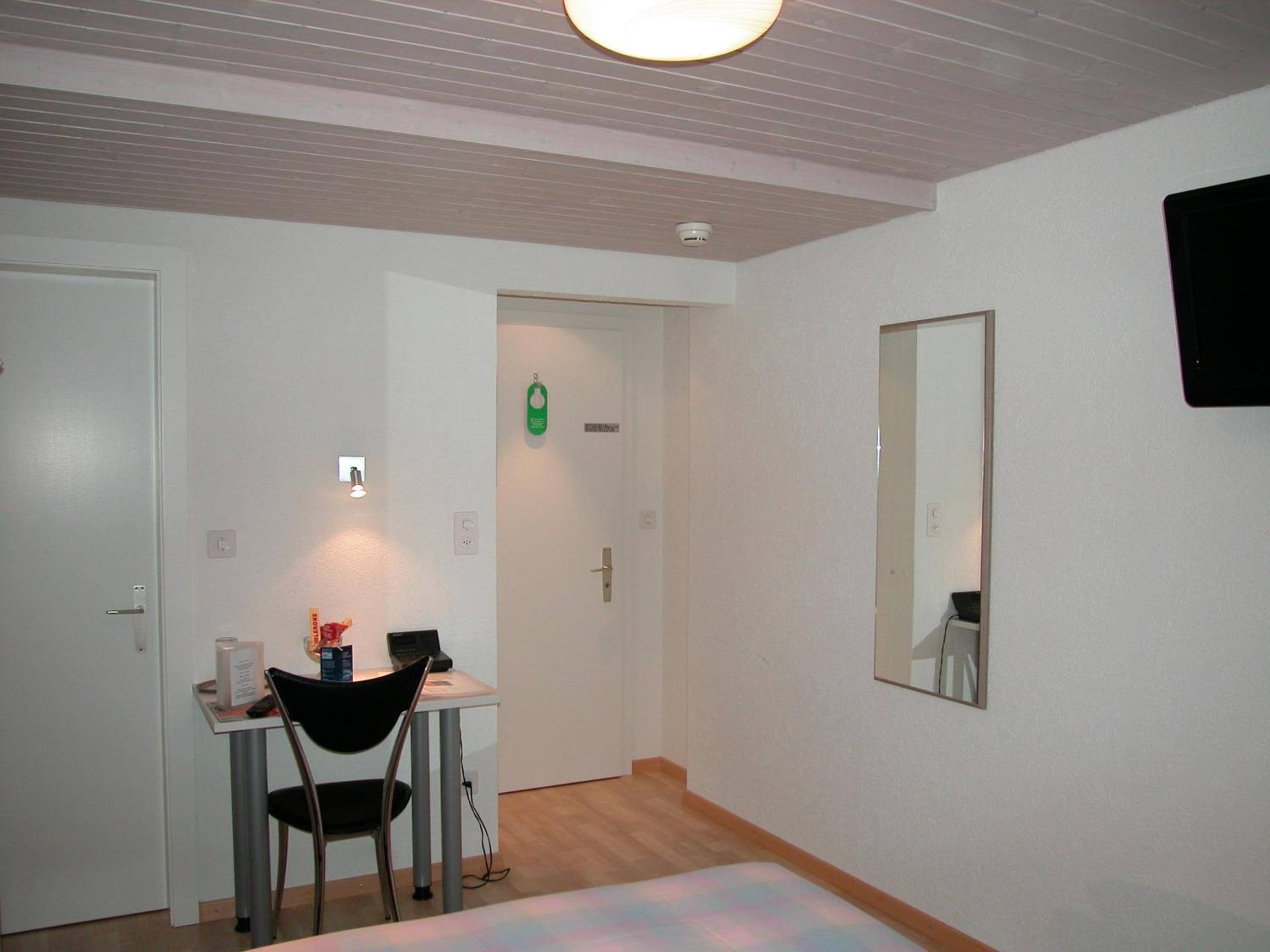 Single Room photo 2