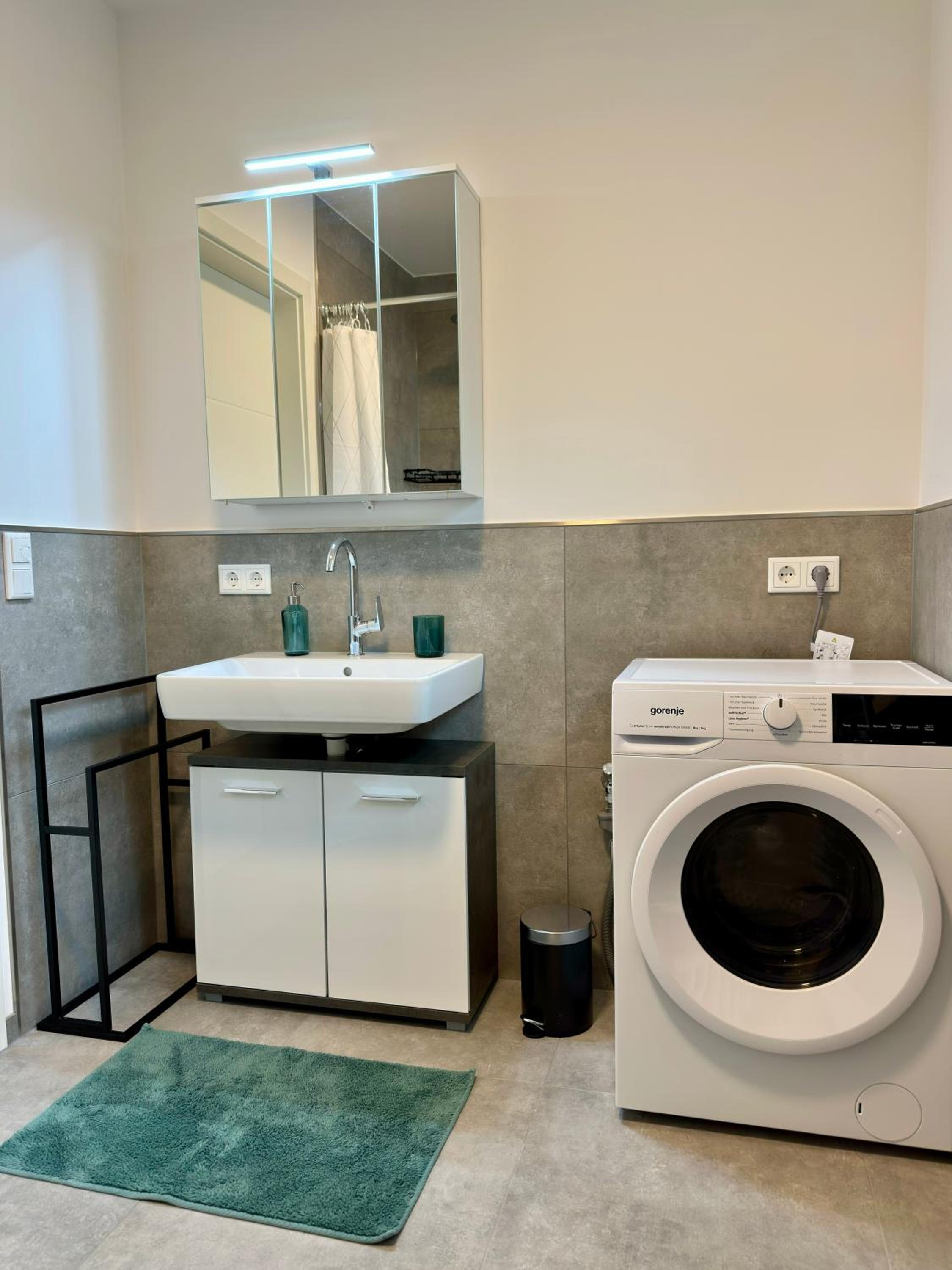 One-Bedroom Apartment with Balcony photo 3