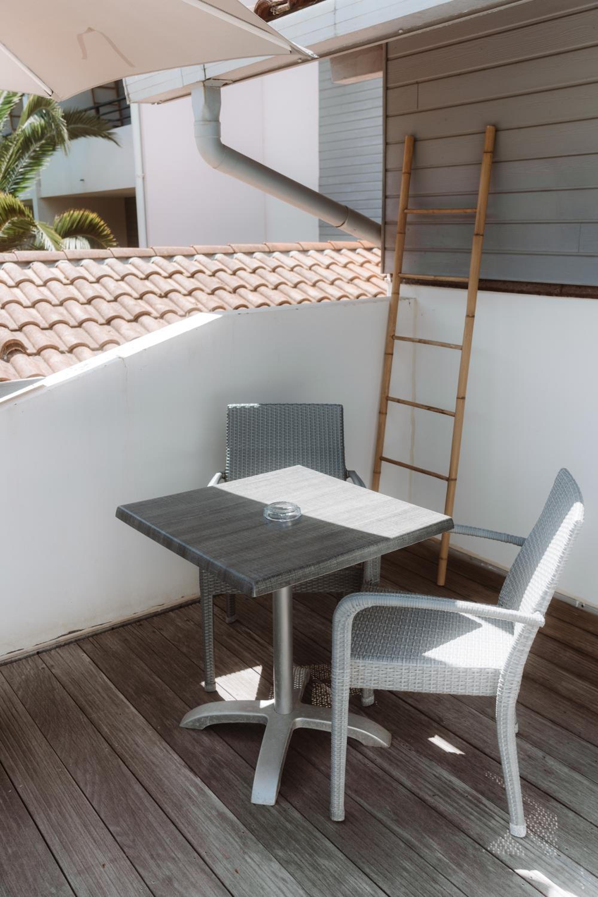 Double Room with Terrace - Courtyard View photo 2