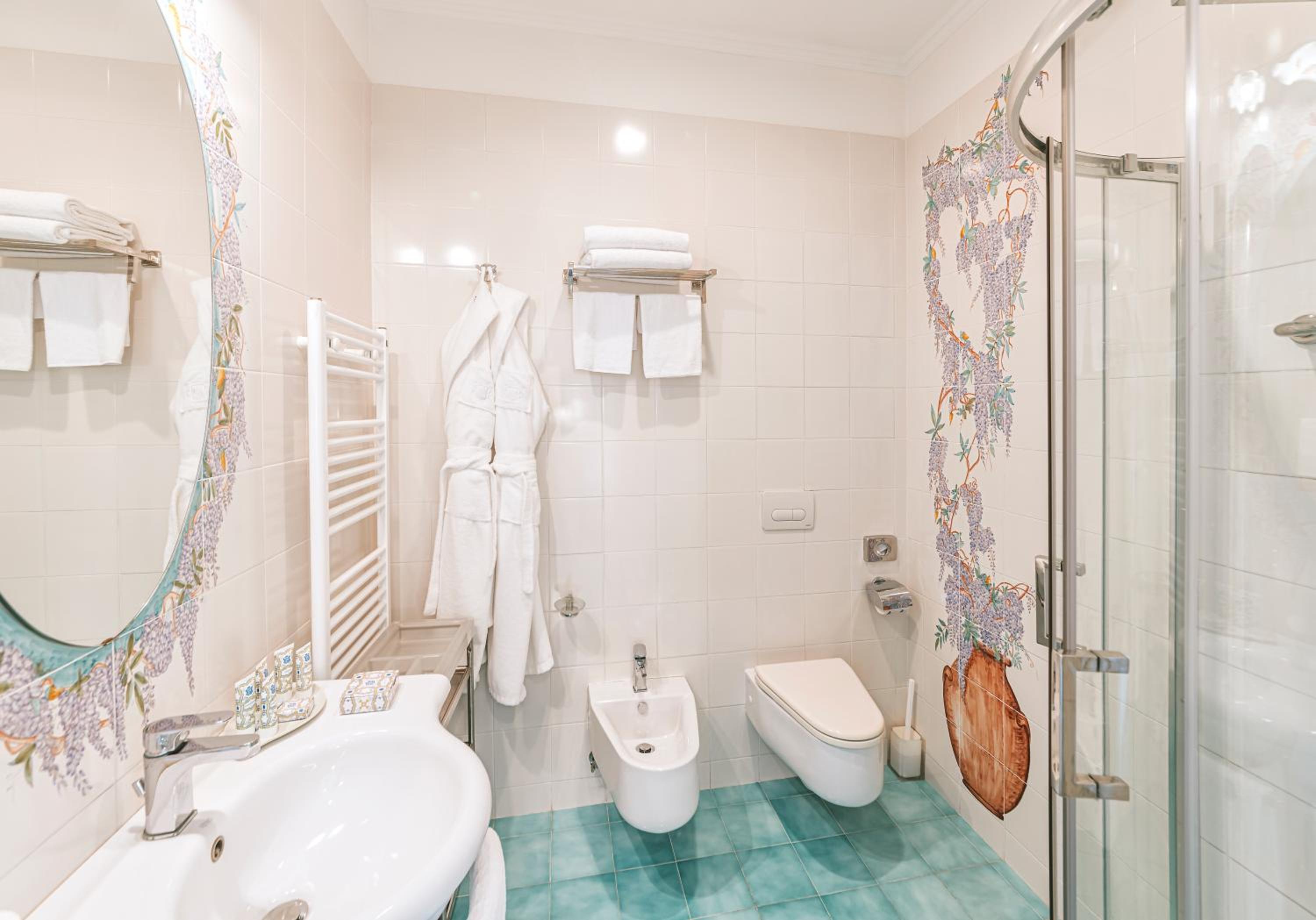 Classic Double or Twin Room - Photo 4