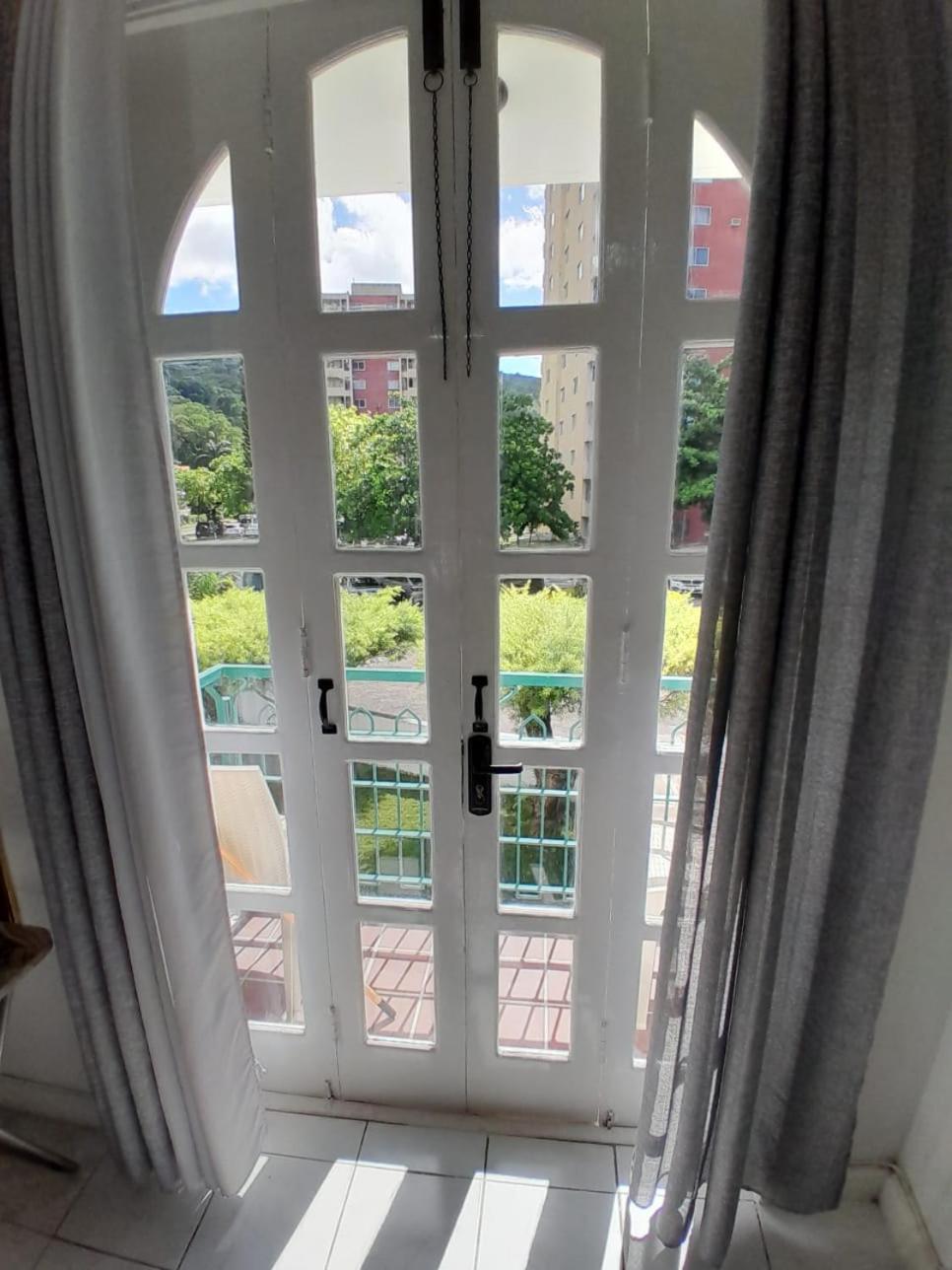 Apartment with Mountain View photo 3