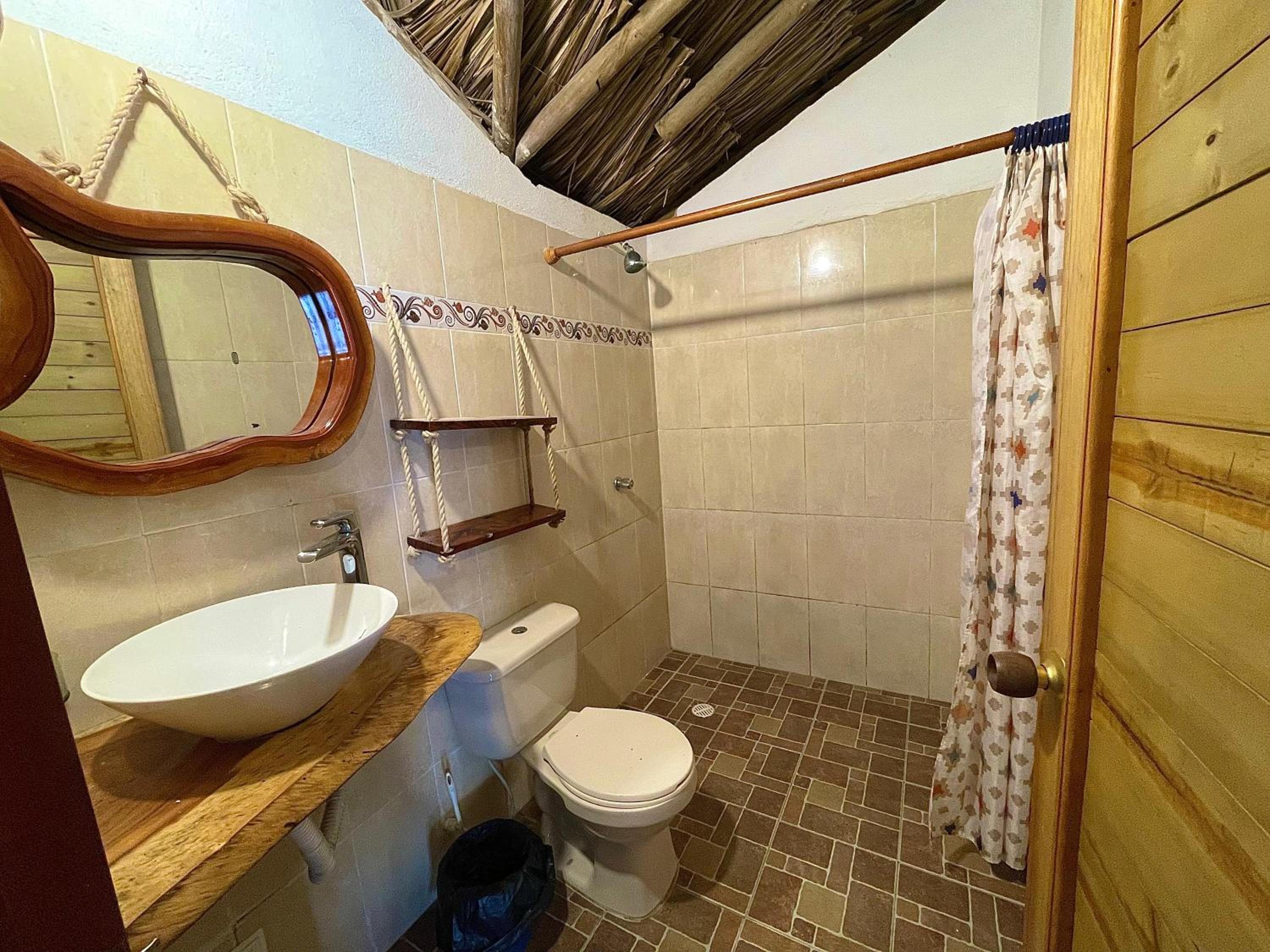Family Room with Private Bathroom photo 3