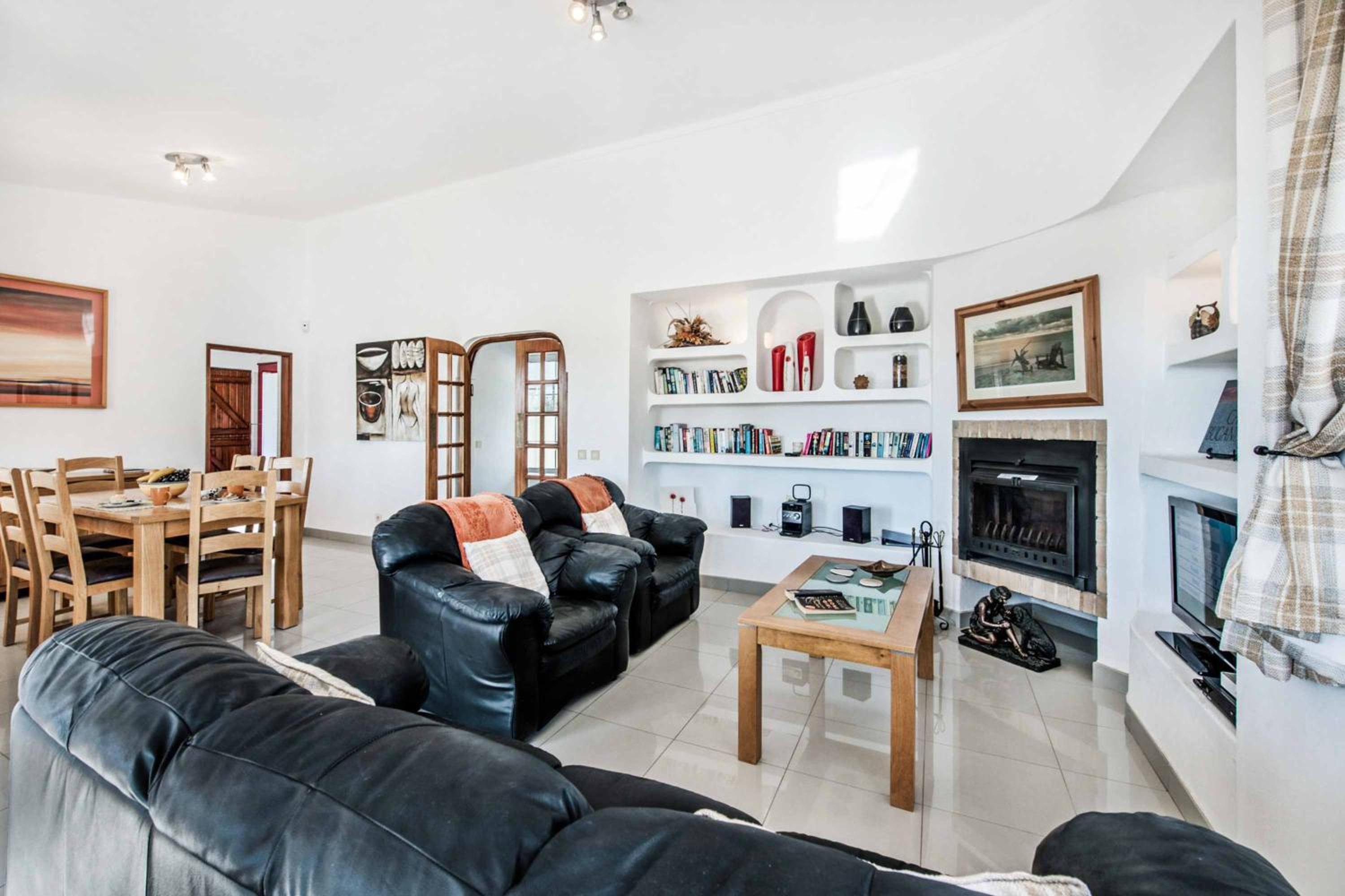 Three-Bedroom Villa photo 1