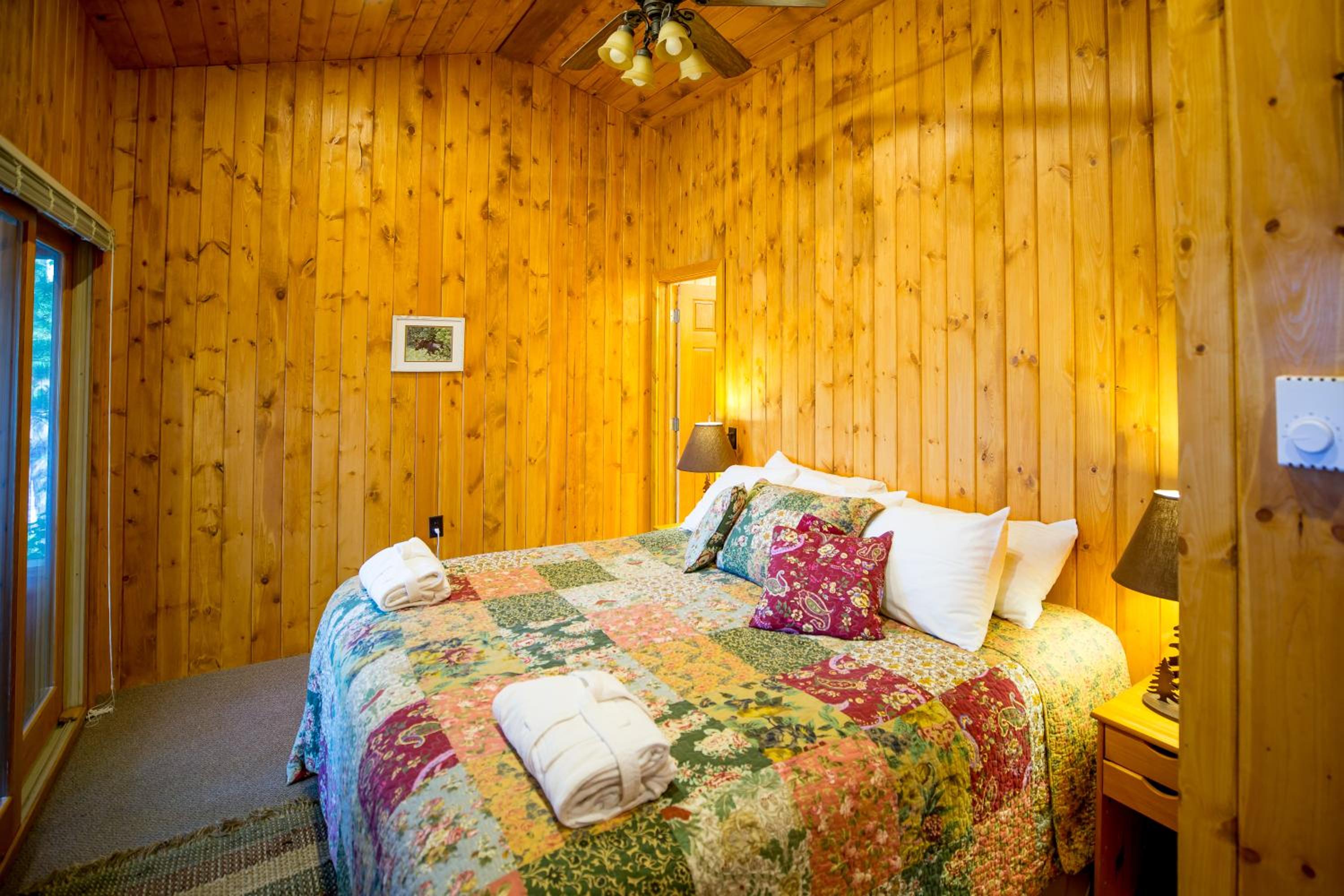 Five-Bedroom House photo 1