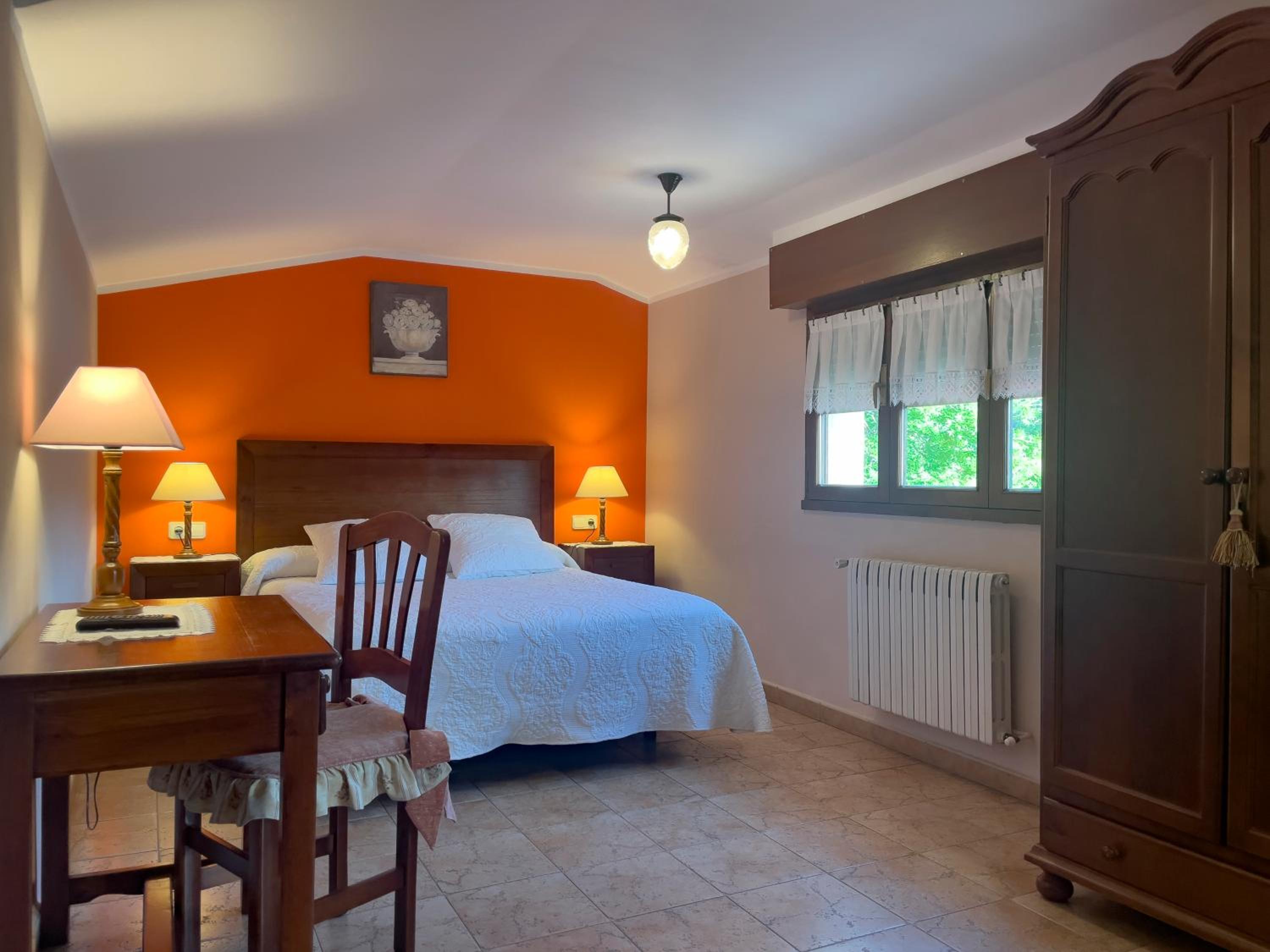 Twin Room - Photo 4