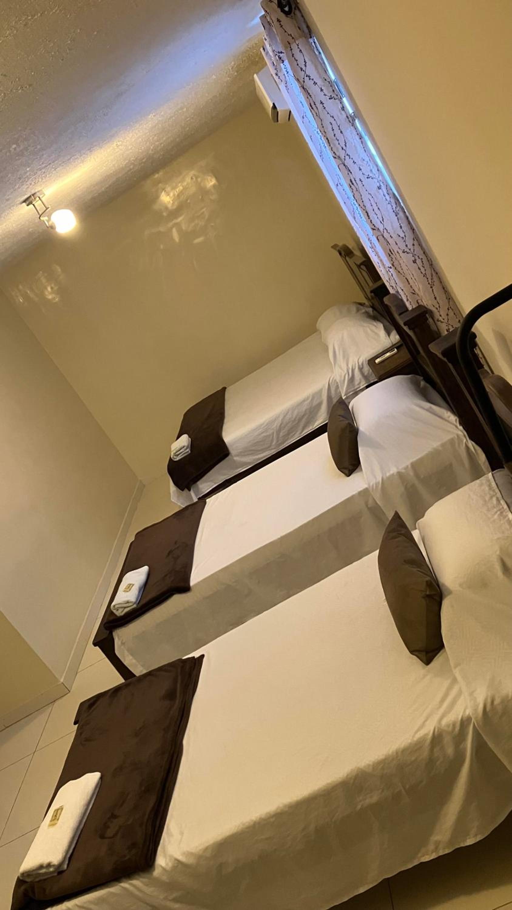 Superior Quadruple Room photo 3