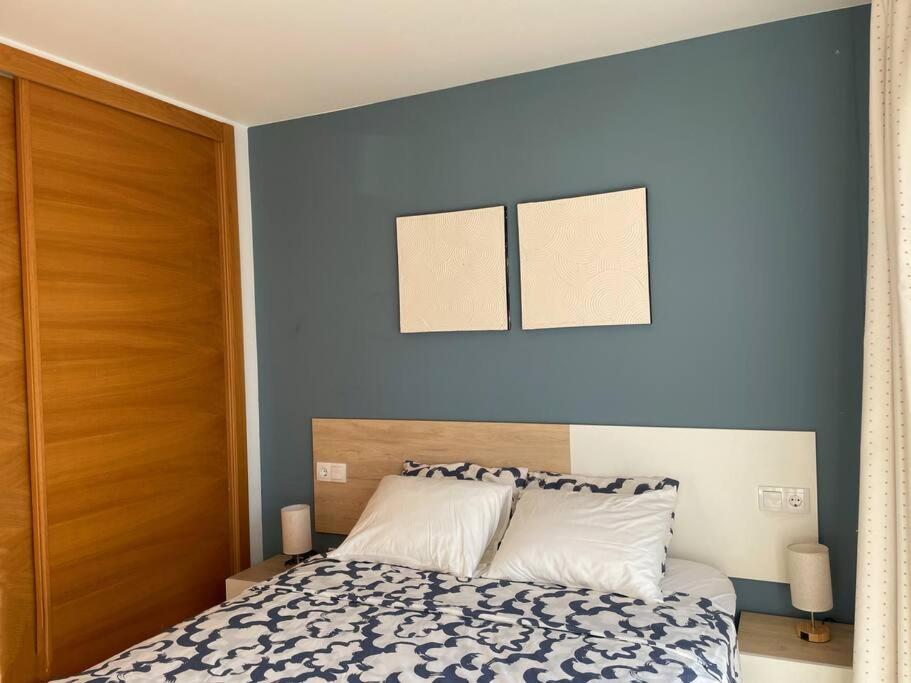 Three-Bedroom Apartment with View photo 3