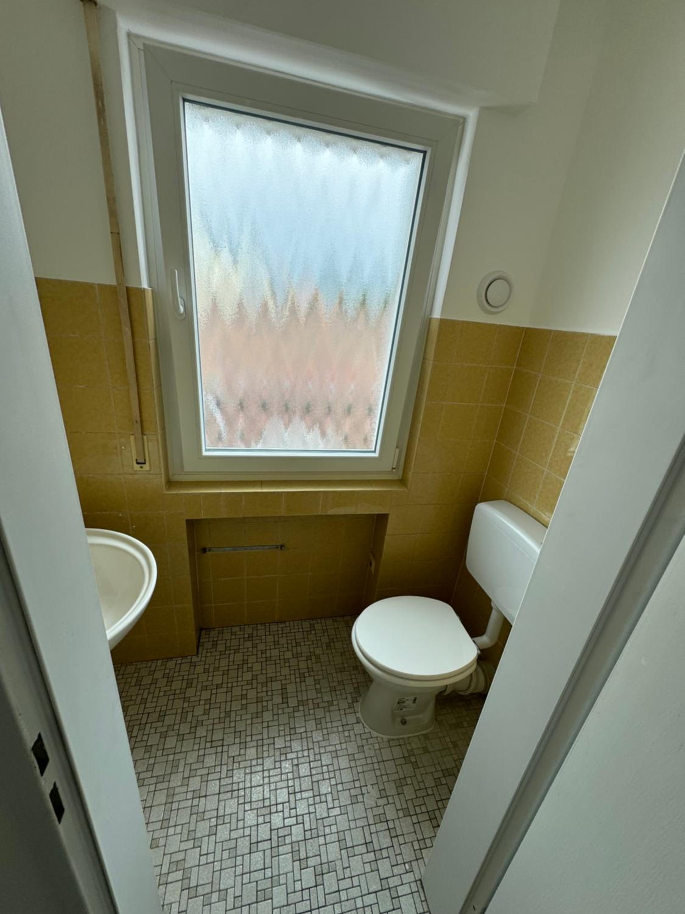Standard Twin Room With Shared Bathroom photo 2
