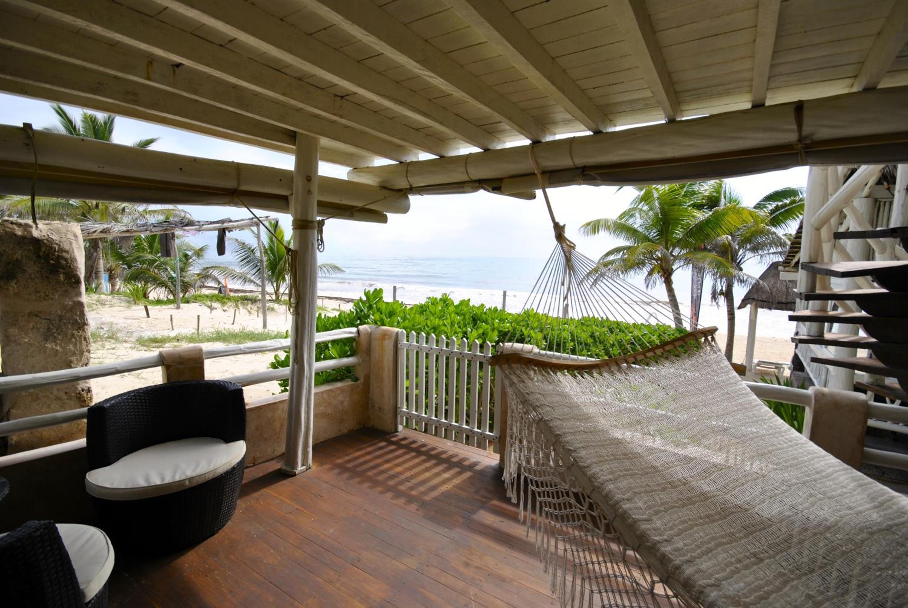 Deluxe Ocean Front - Ground Floor - Photo 3