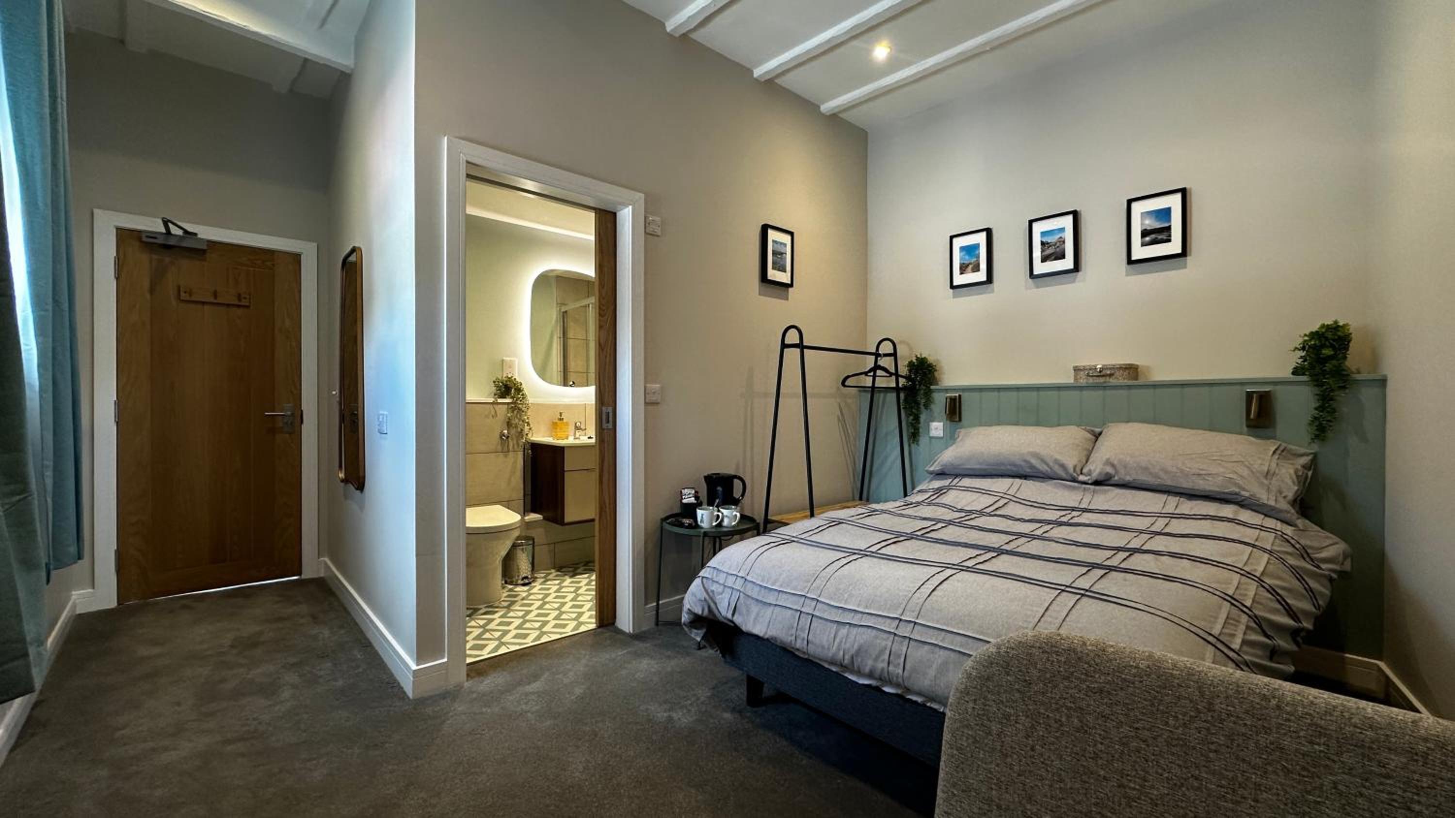 Family Room with Private Bathroom photo 1