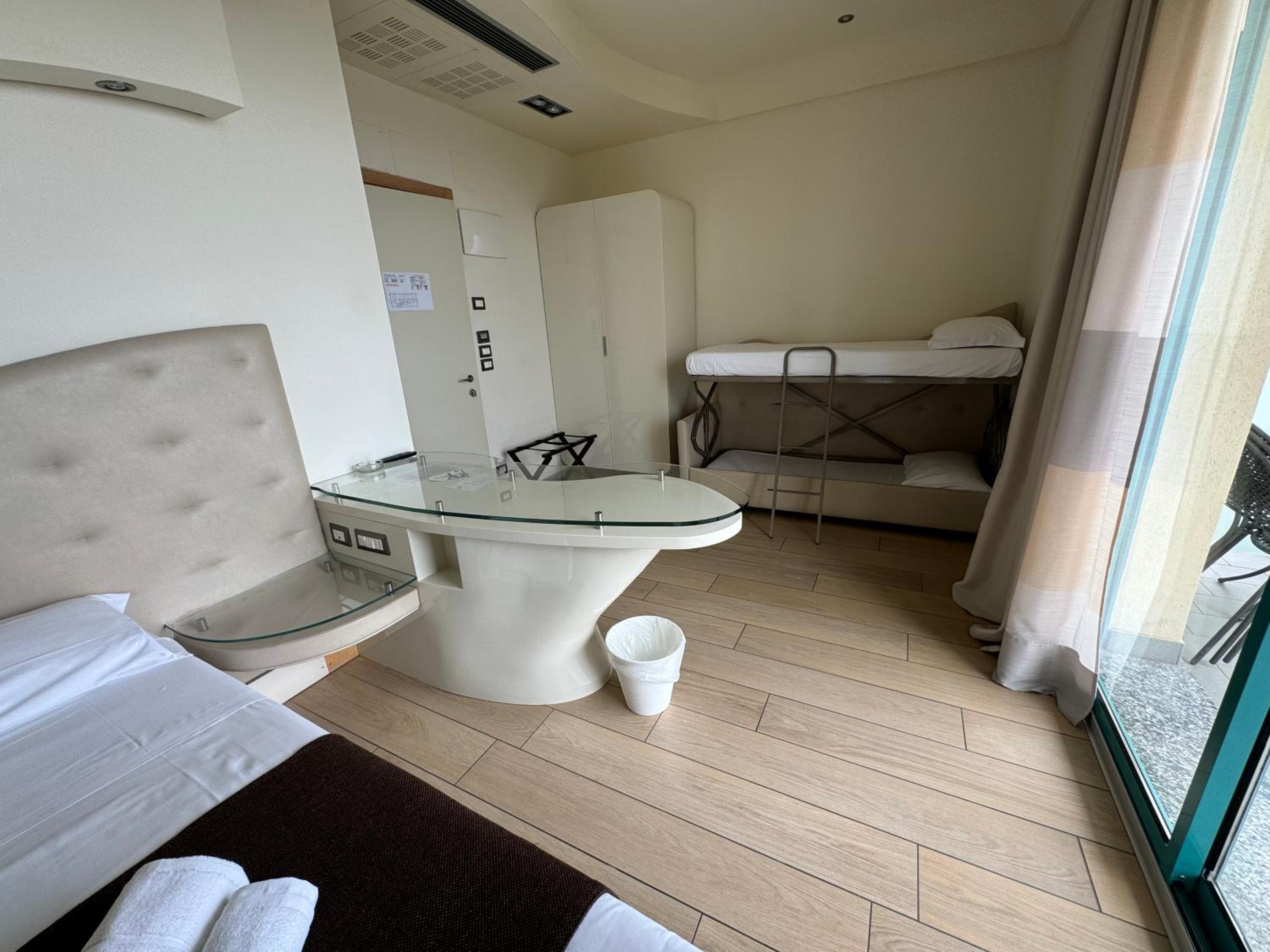 Superior Quadruple Room With Balcony - Photo 6