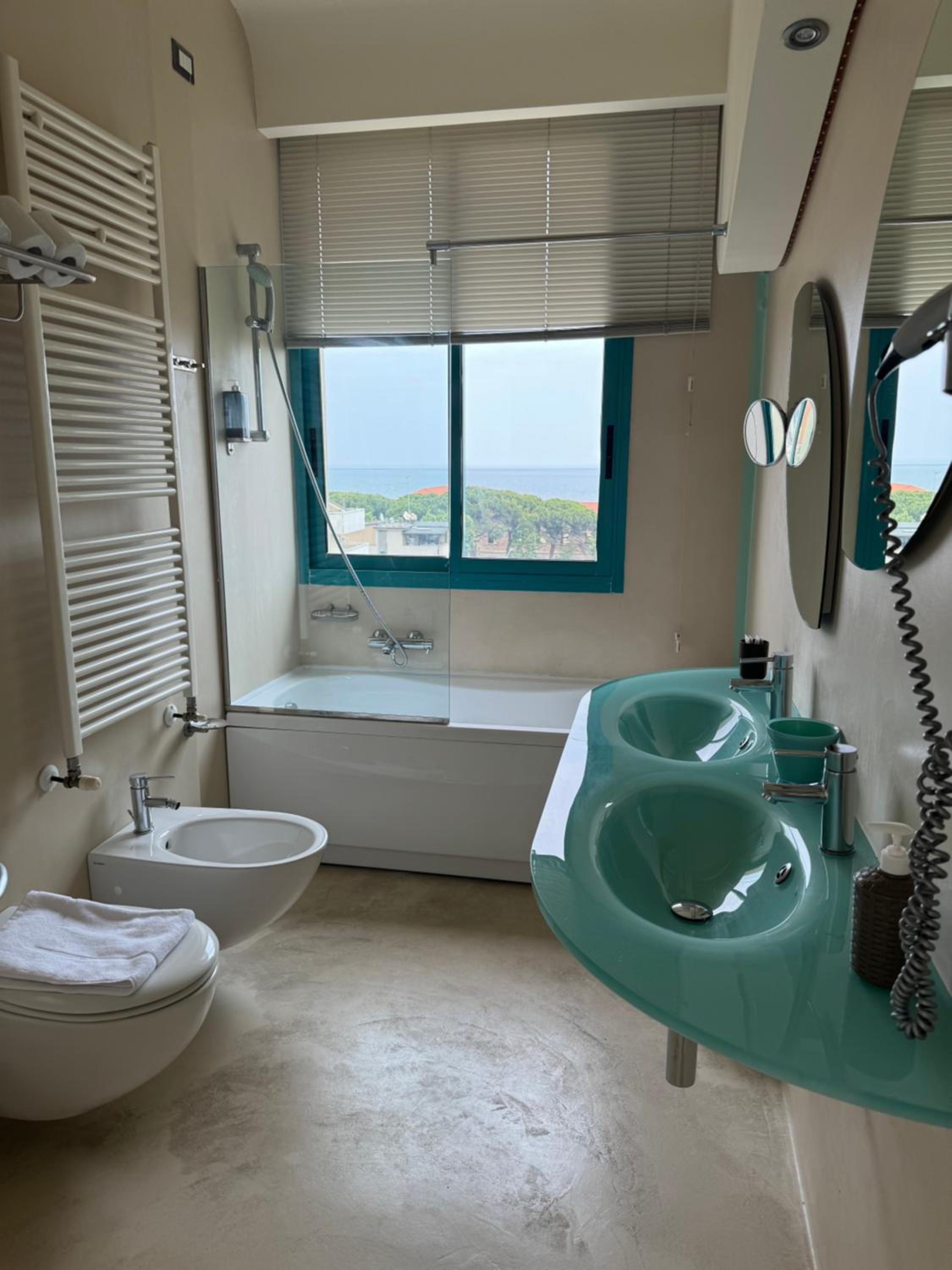 Superior Quadruple Room With Balcony - Photo 10