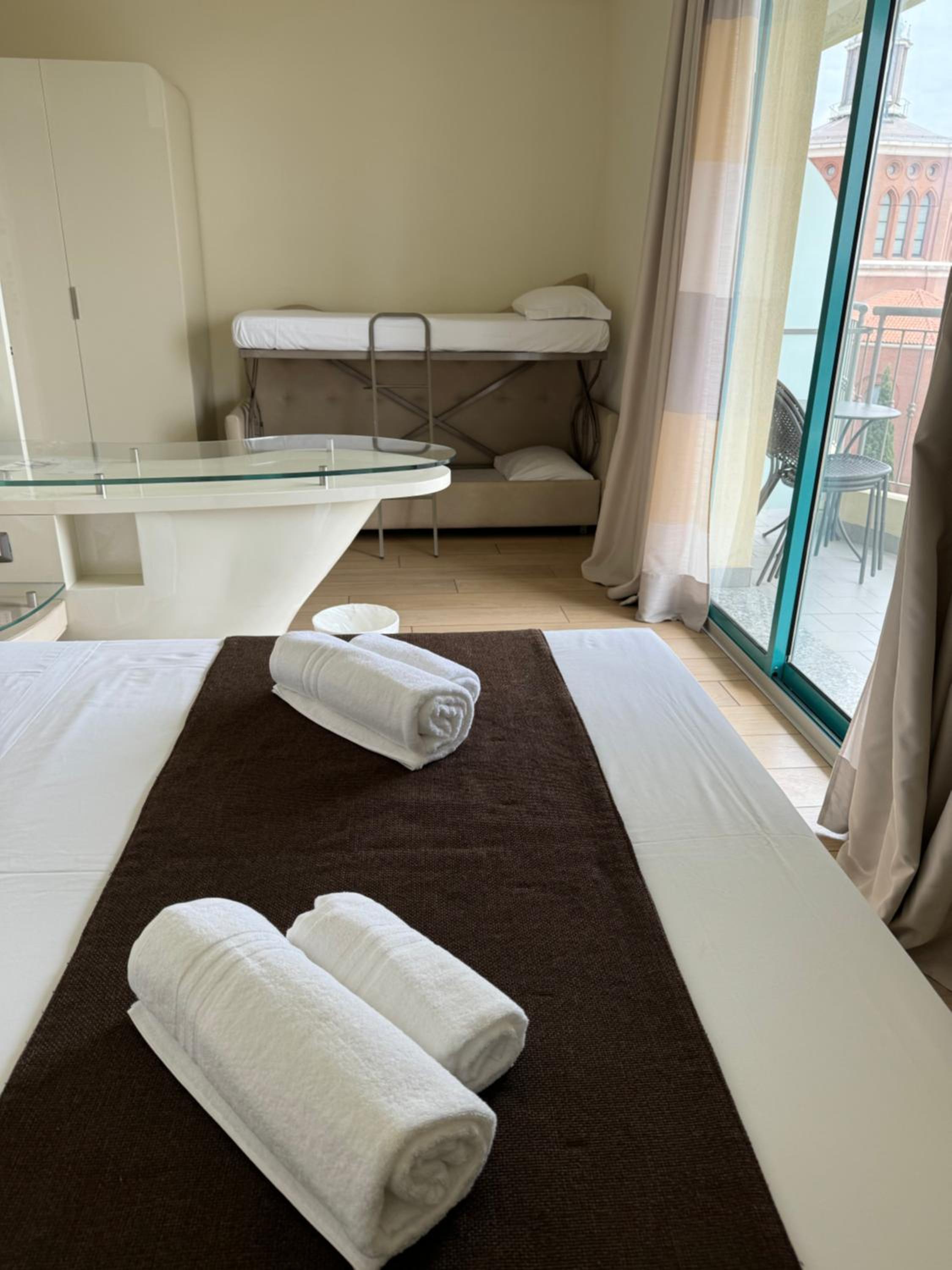 Superior Quadruple Room With Balcony - Photo 9