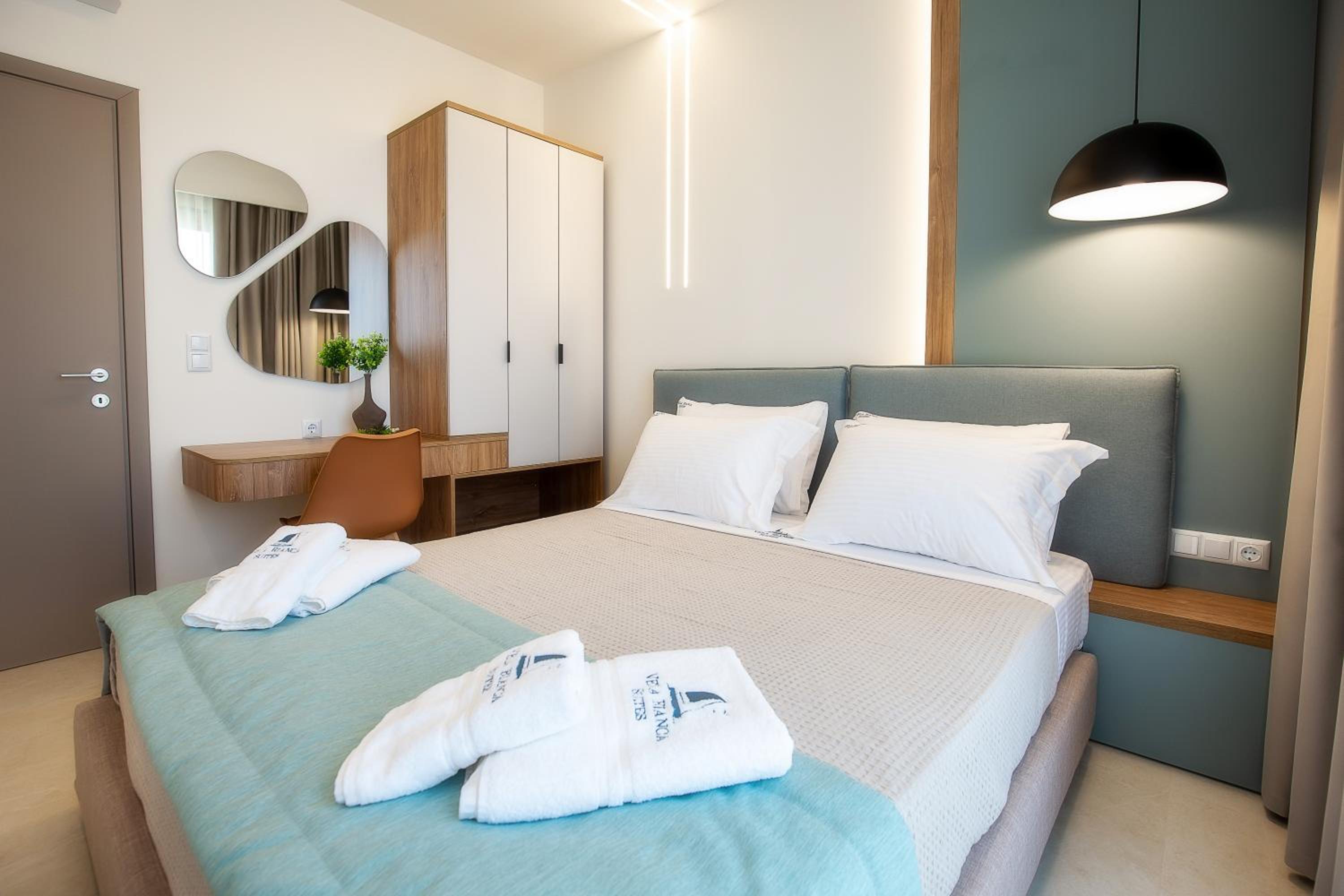 Deluxe Suite with Sea View photo 2
