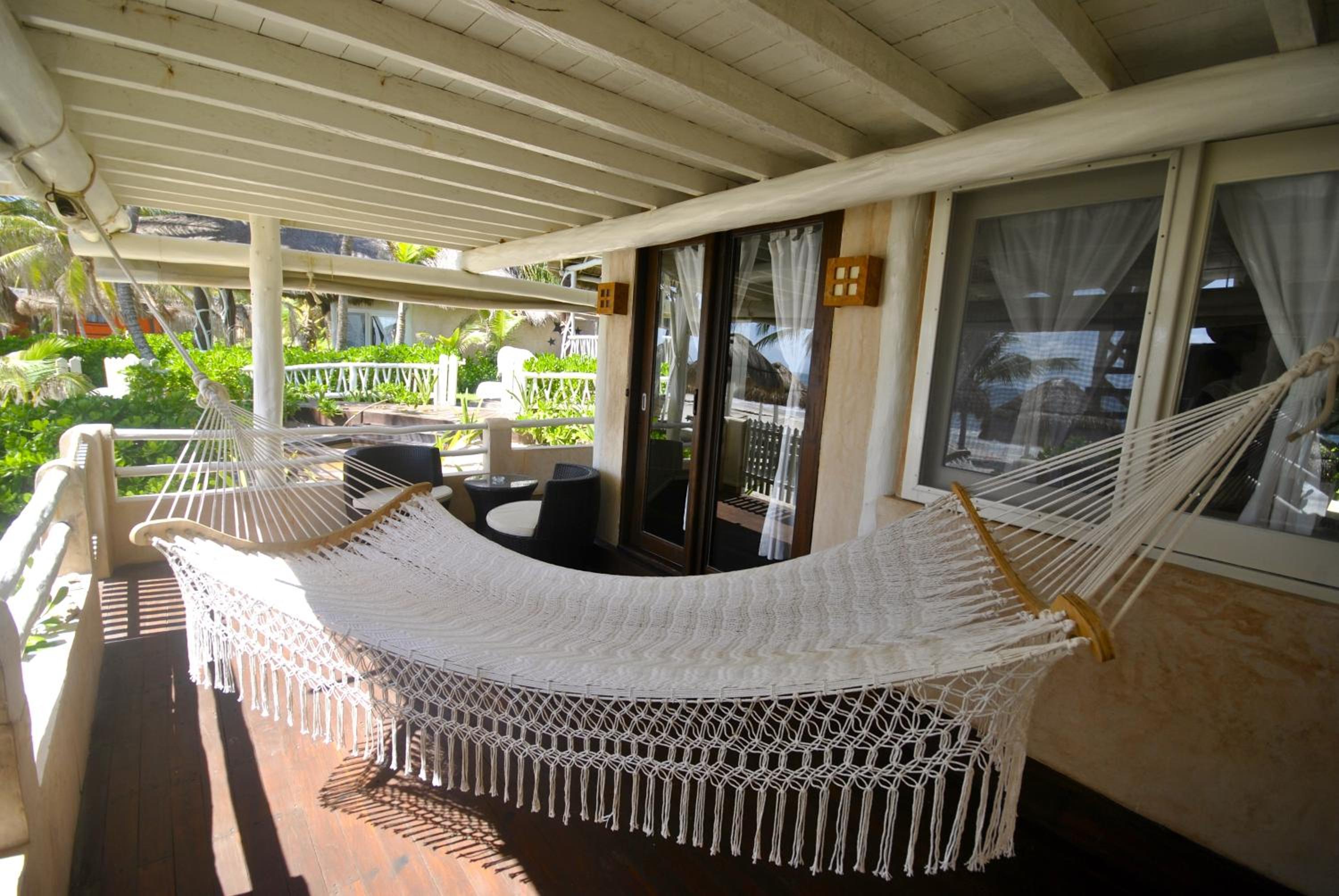 Deluxe Ocean Front - Ground Floor - Photo 5