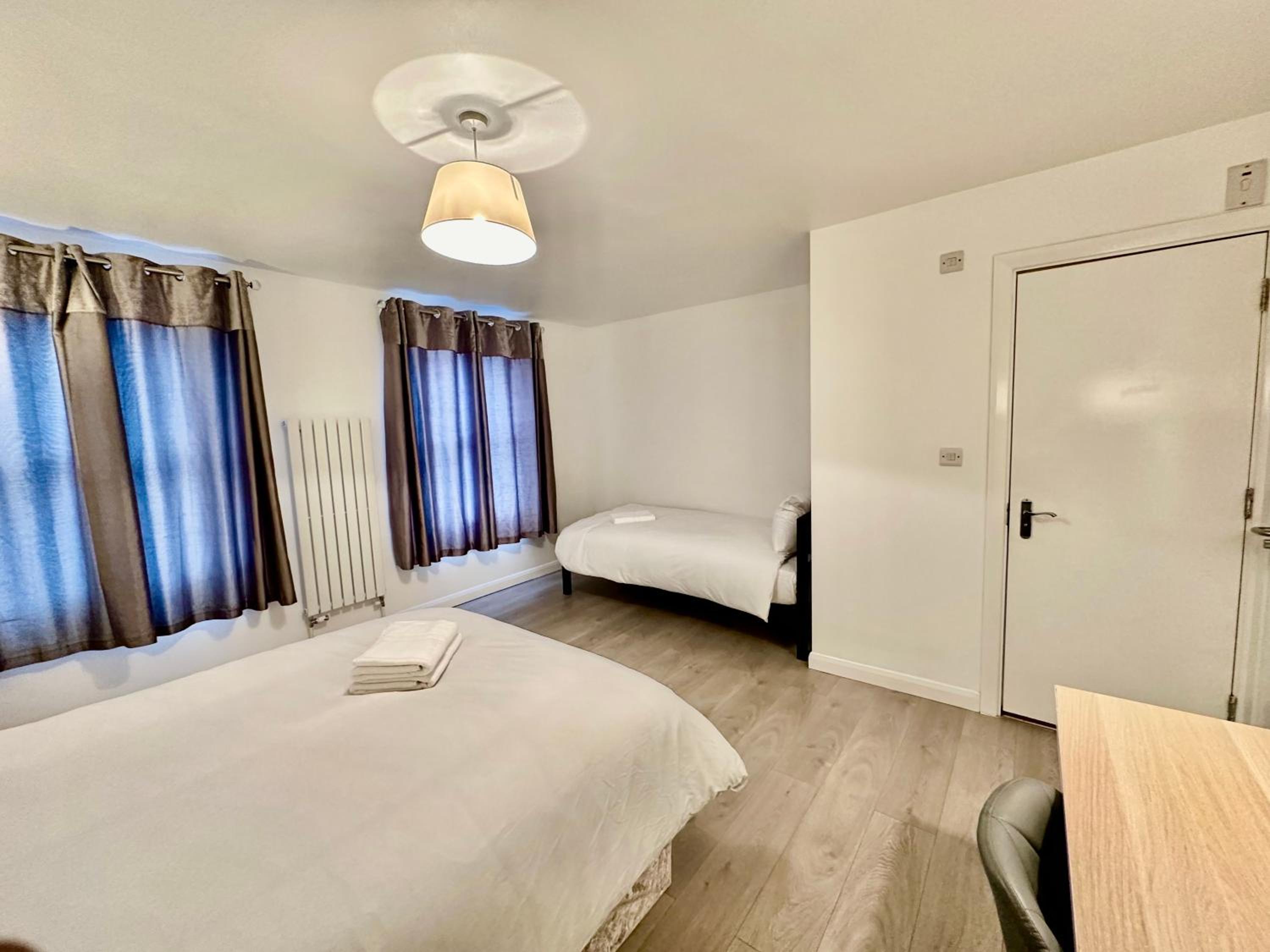 Deluxe Double Room with Extra Bed photo 3