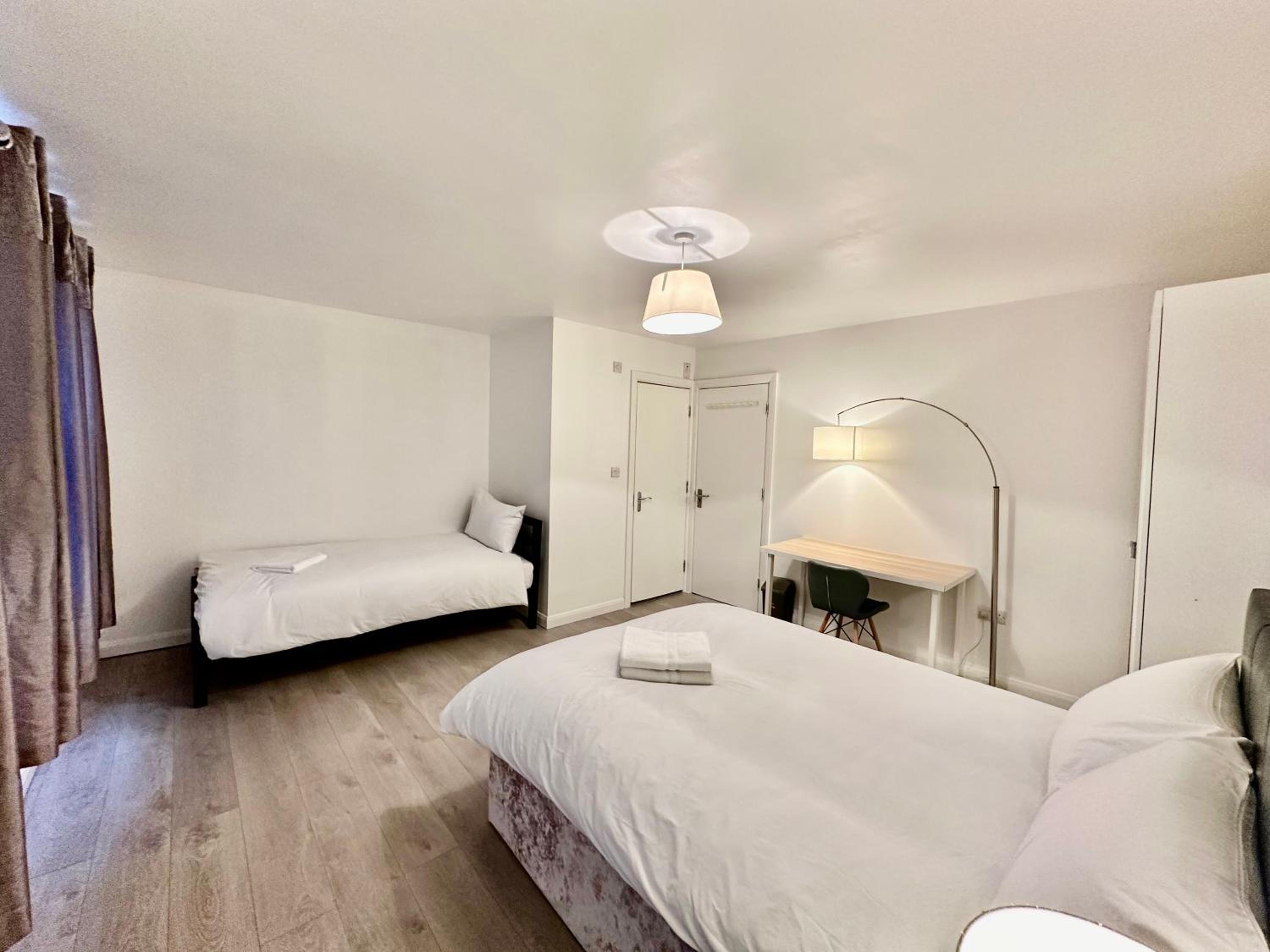 Deluxe Double Room with Extra Bed photo 2