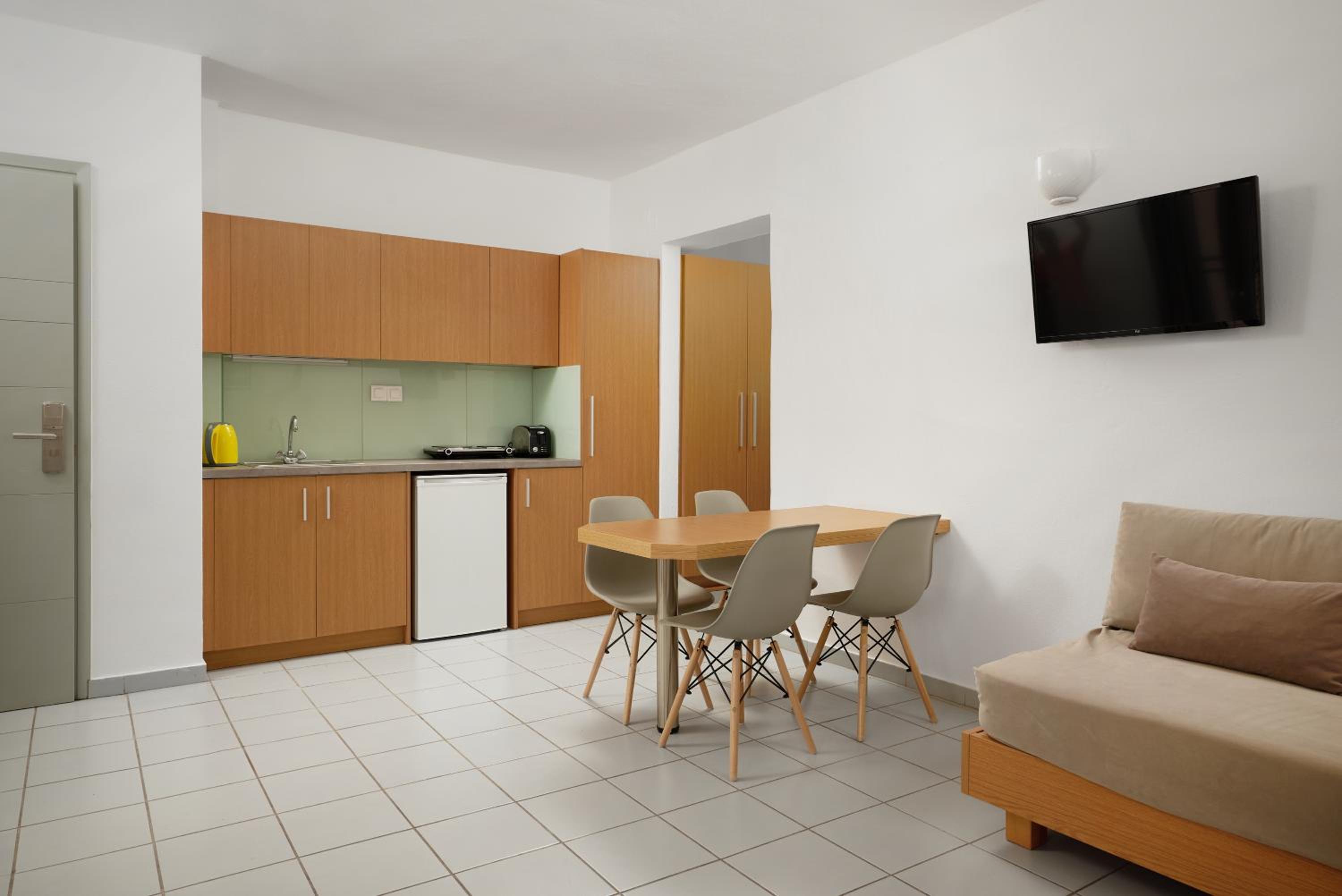 Apartment photo 2