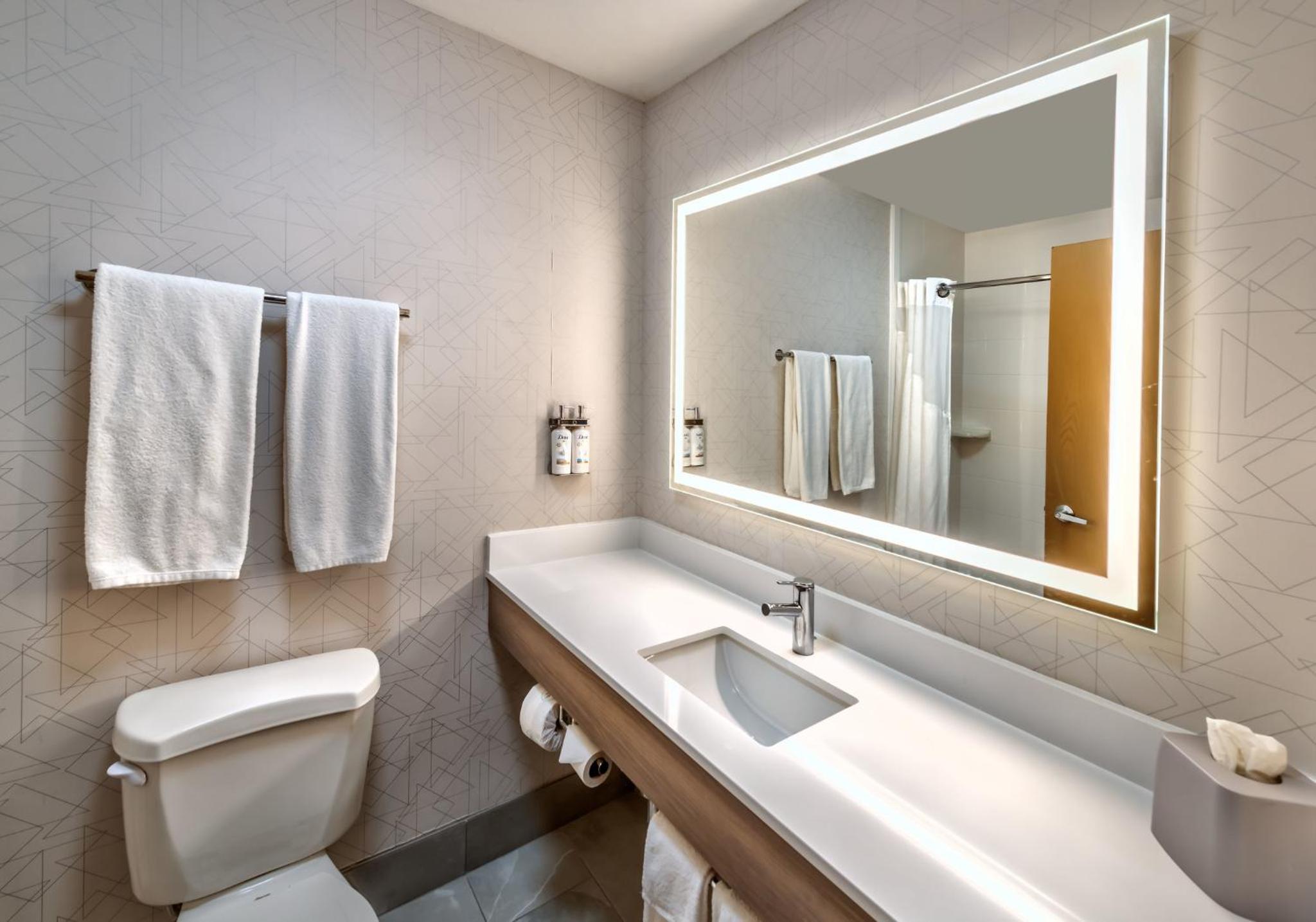 Standard King Room - Photo 3