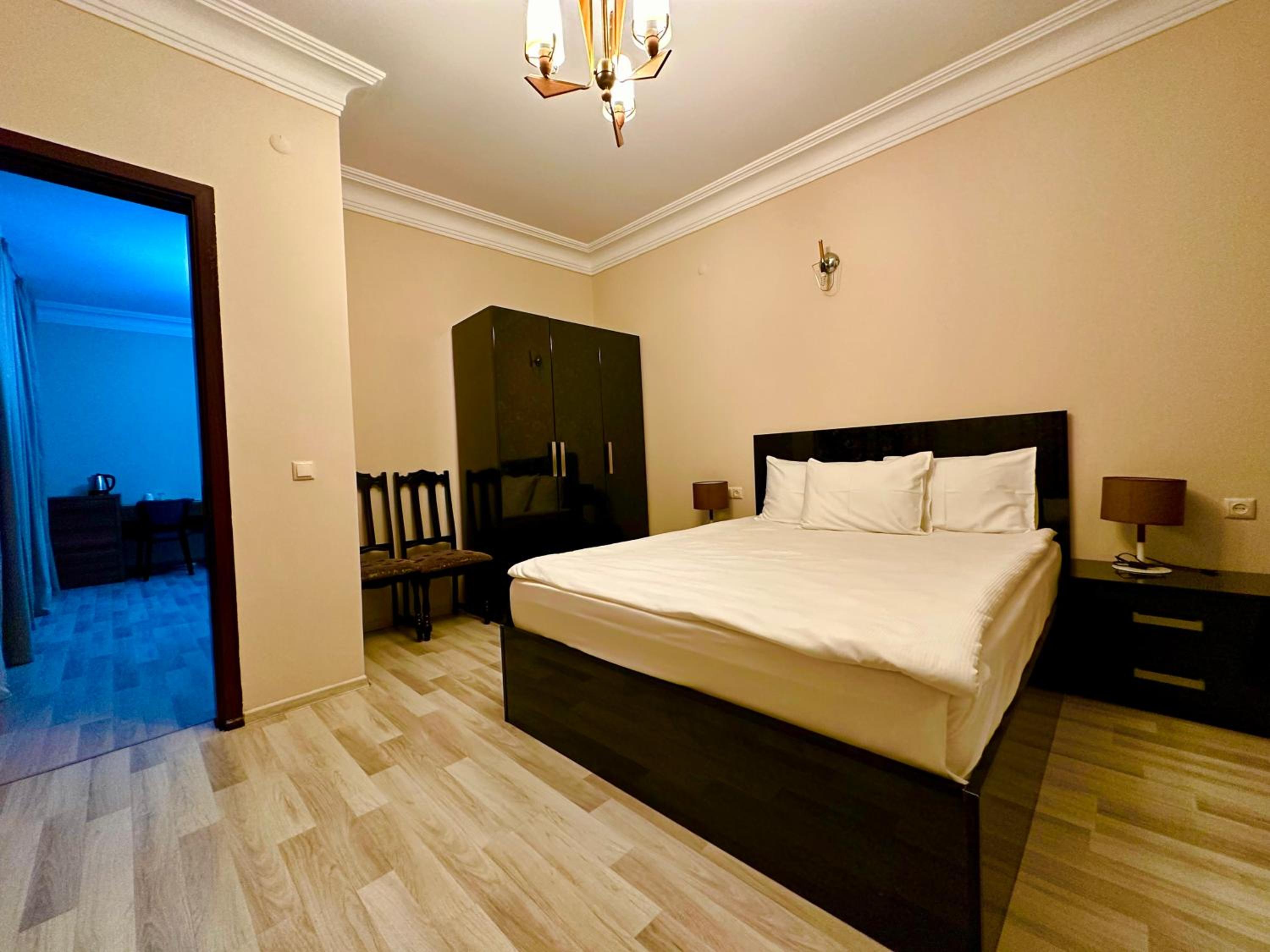 Suite with City View photo 2