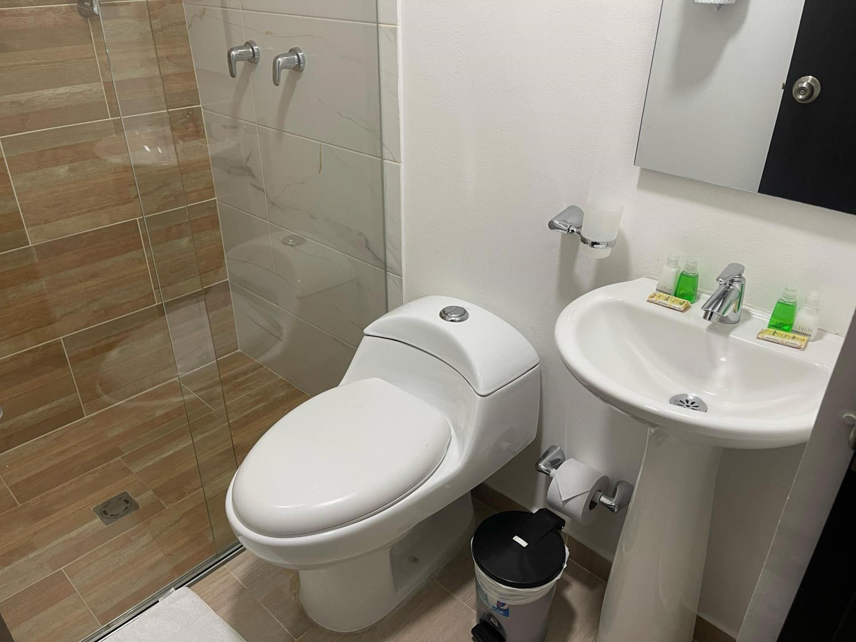 Double Room with Private Bathroom photo 3
