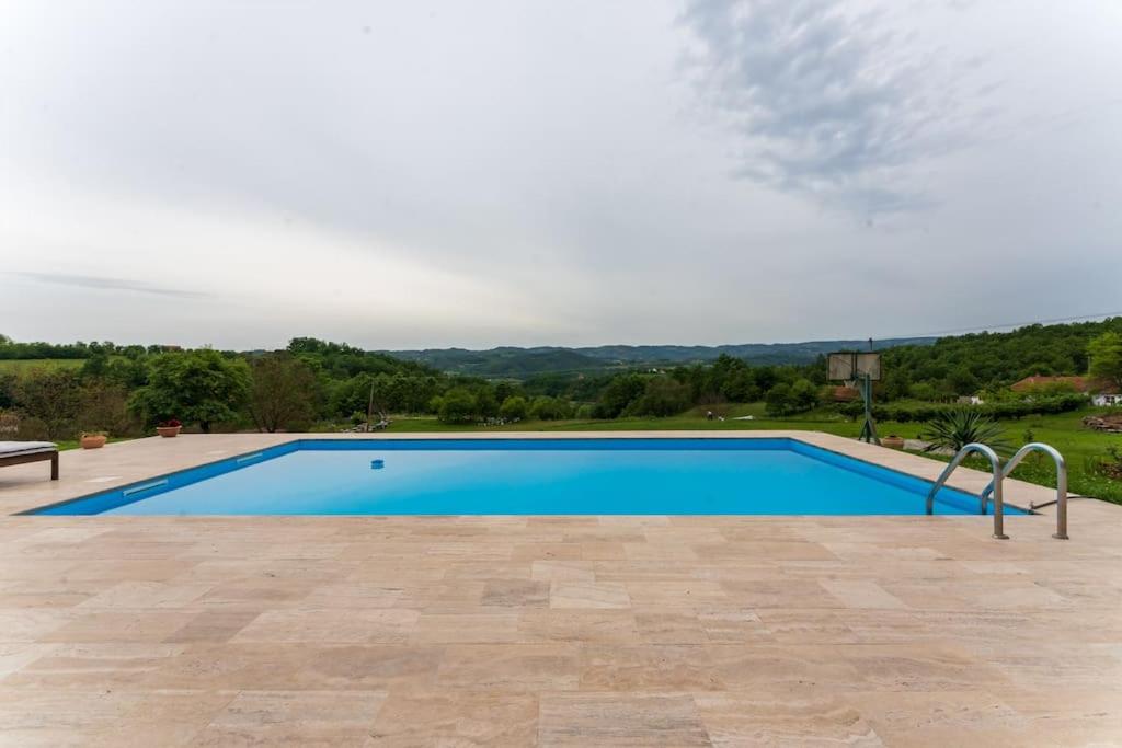Villa photo 3