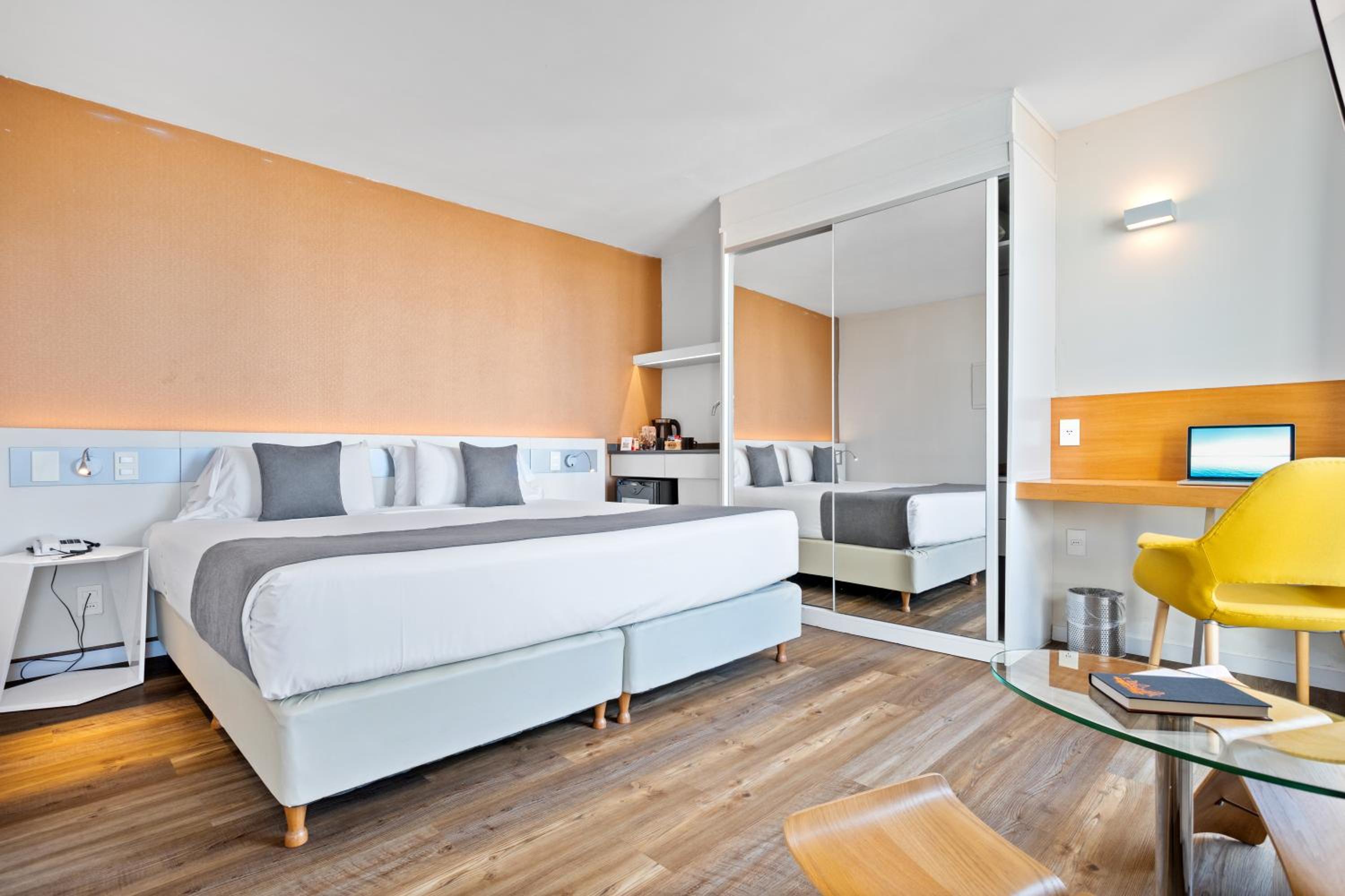 Deluxe Double Room with Balcony and Sea View photo 2