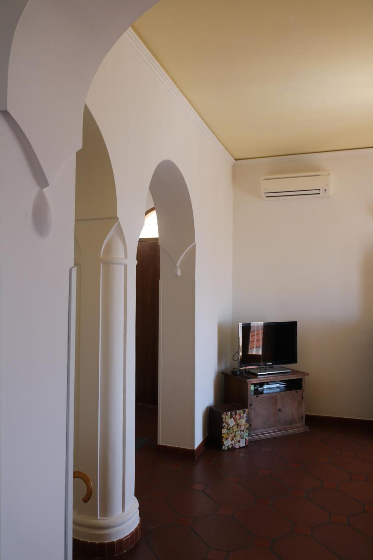 One-Bedroom House photo 2