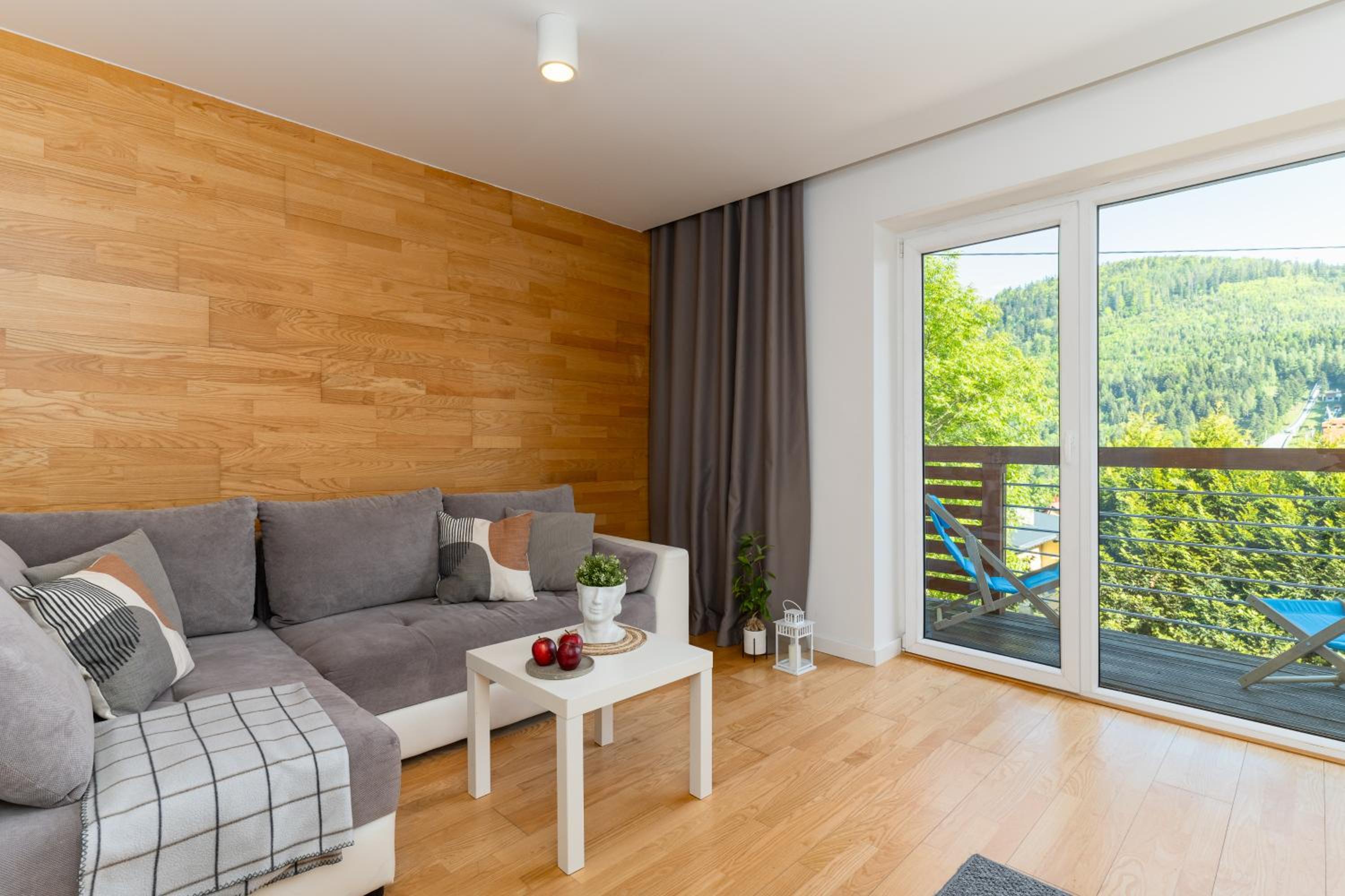 One-Bedroom Apartment - Photo 3