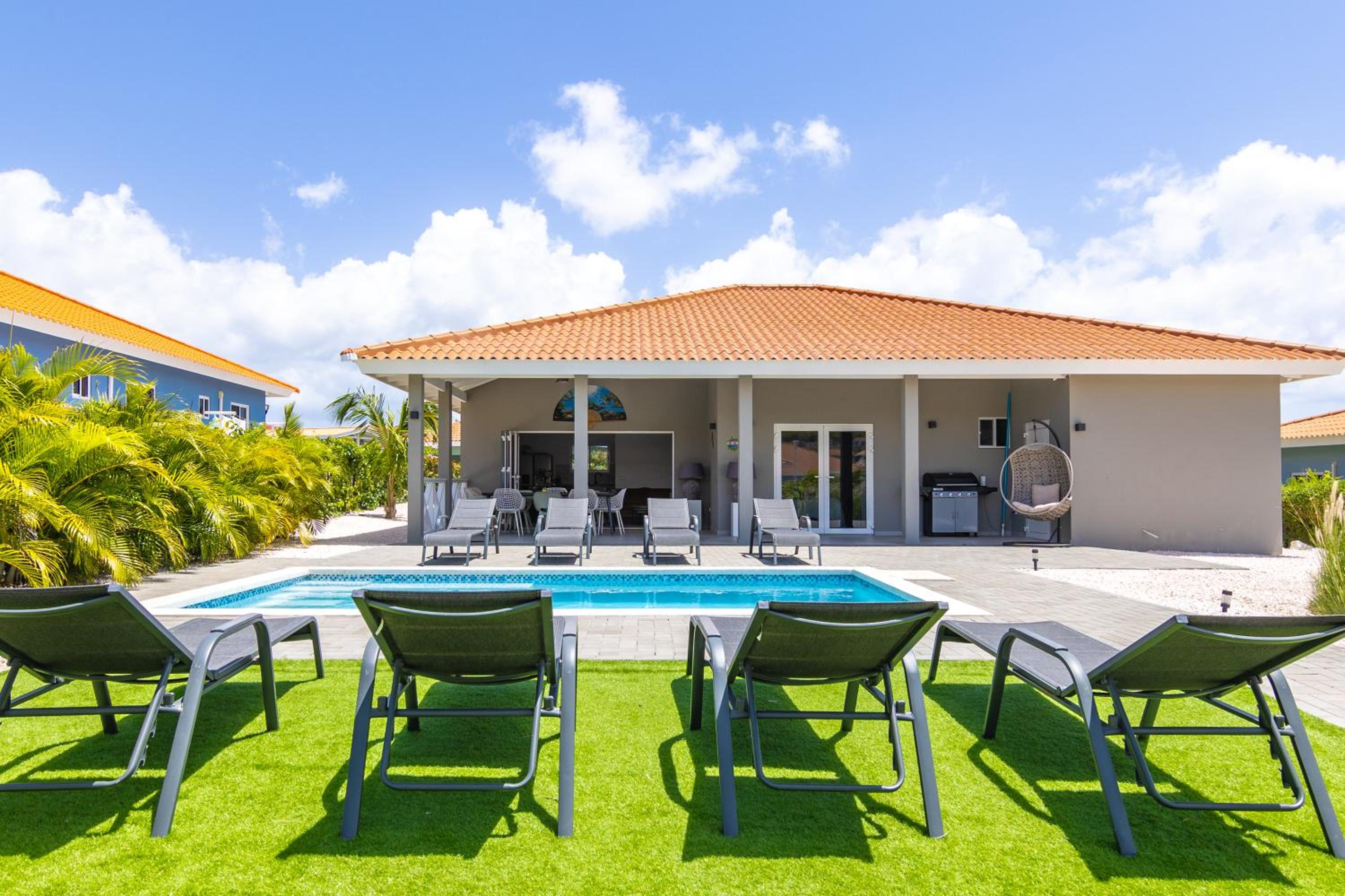 Villa photo 1