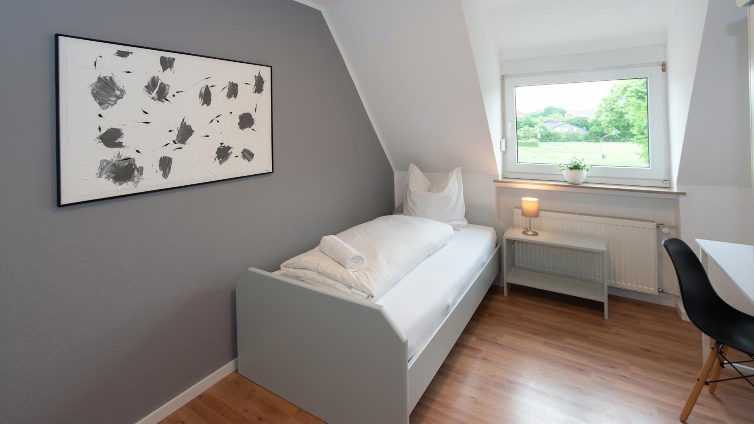 Single Room with Shared Bathroom photo 2