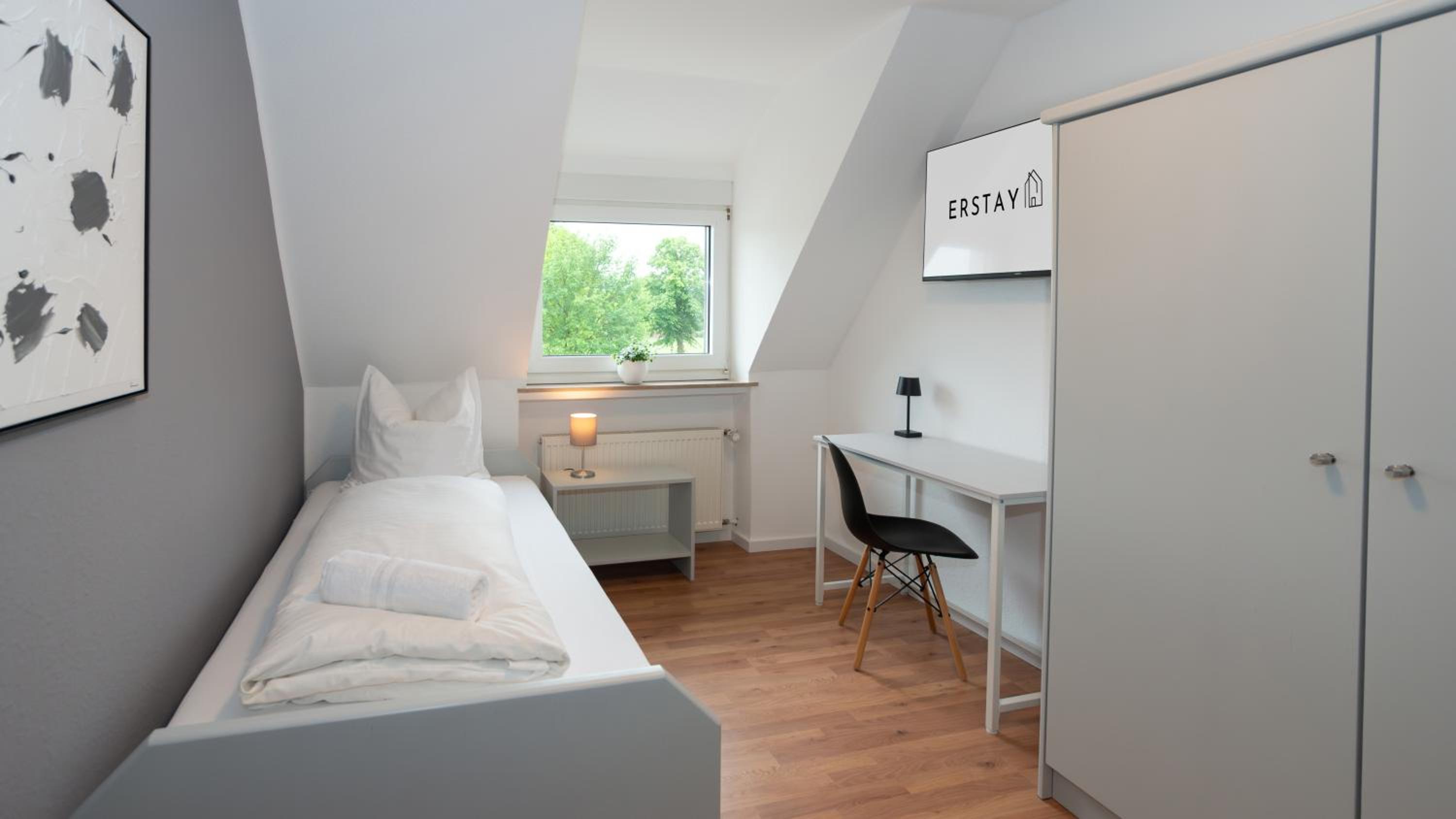 Single Room with Shared Bathroom photo 1