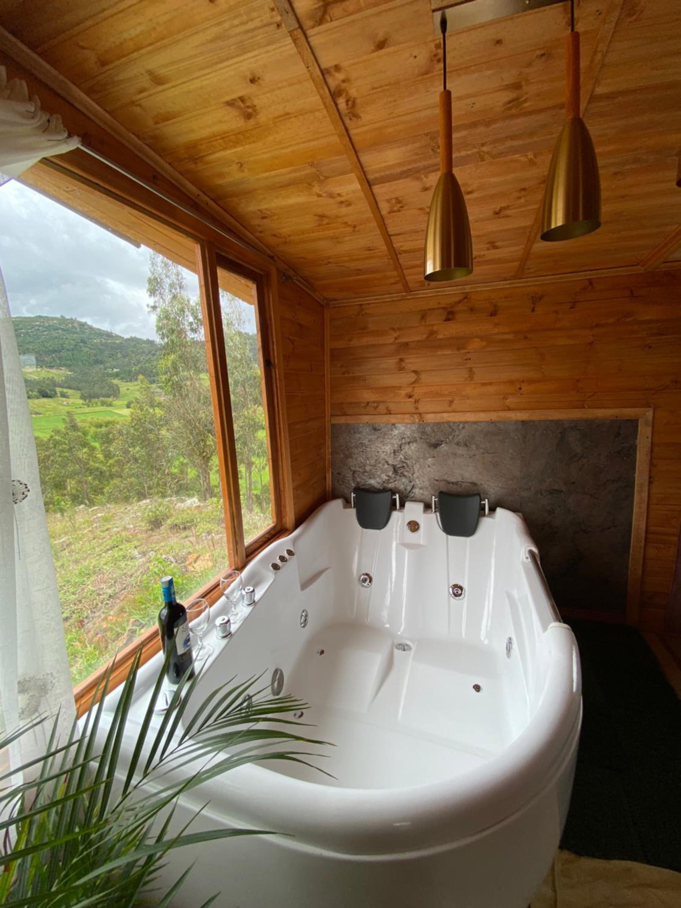 Deluxe Double or Twin Room with Spa Bath photo 3
