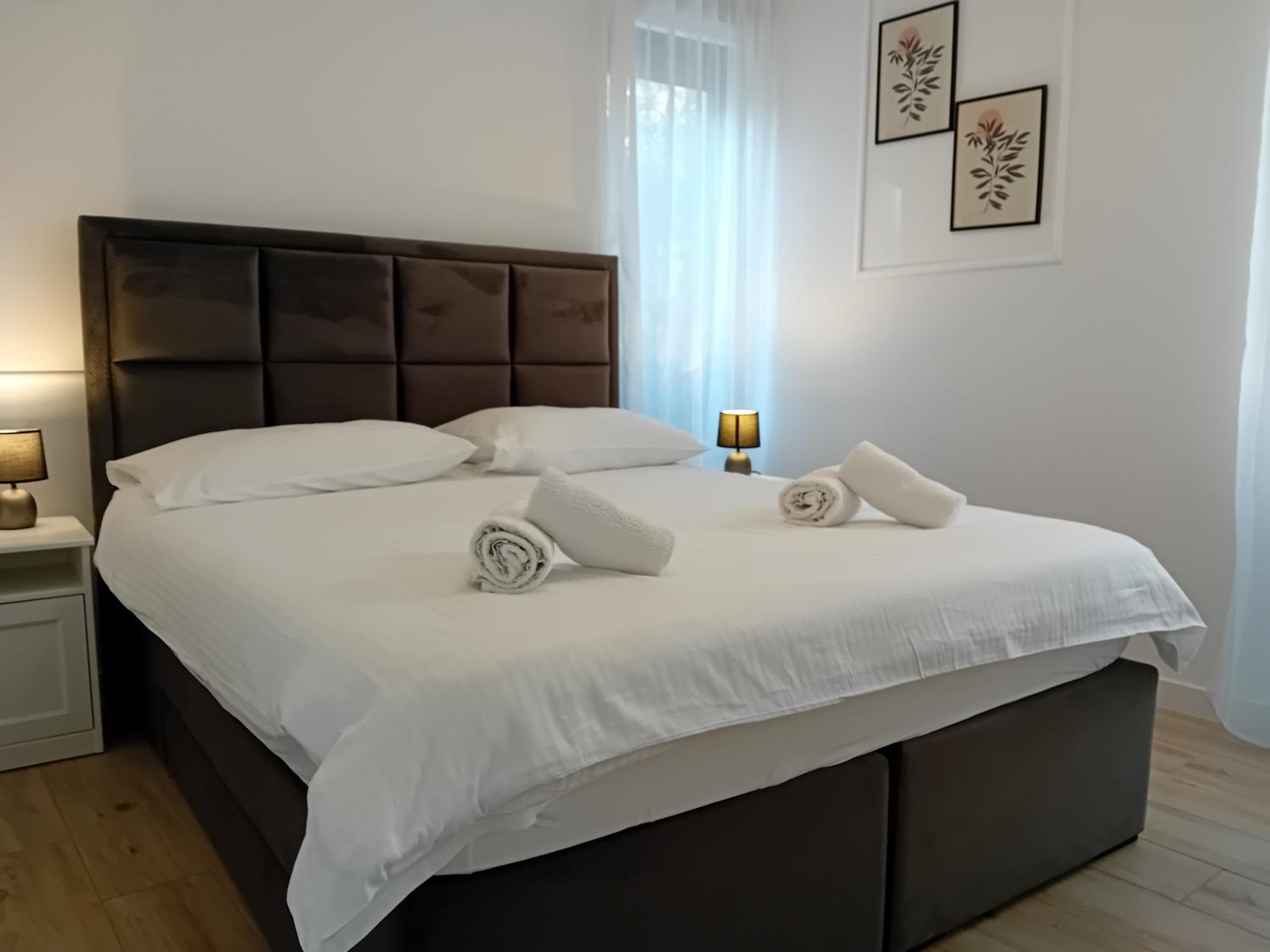 One-Bedroom Apartment - Photo 1