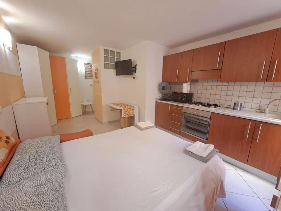 King Studio with Sofa Bed photo 3